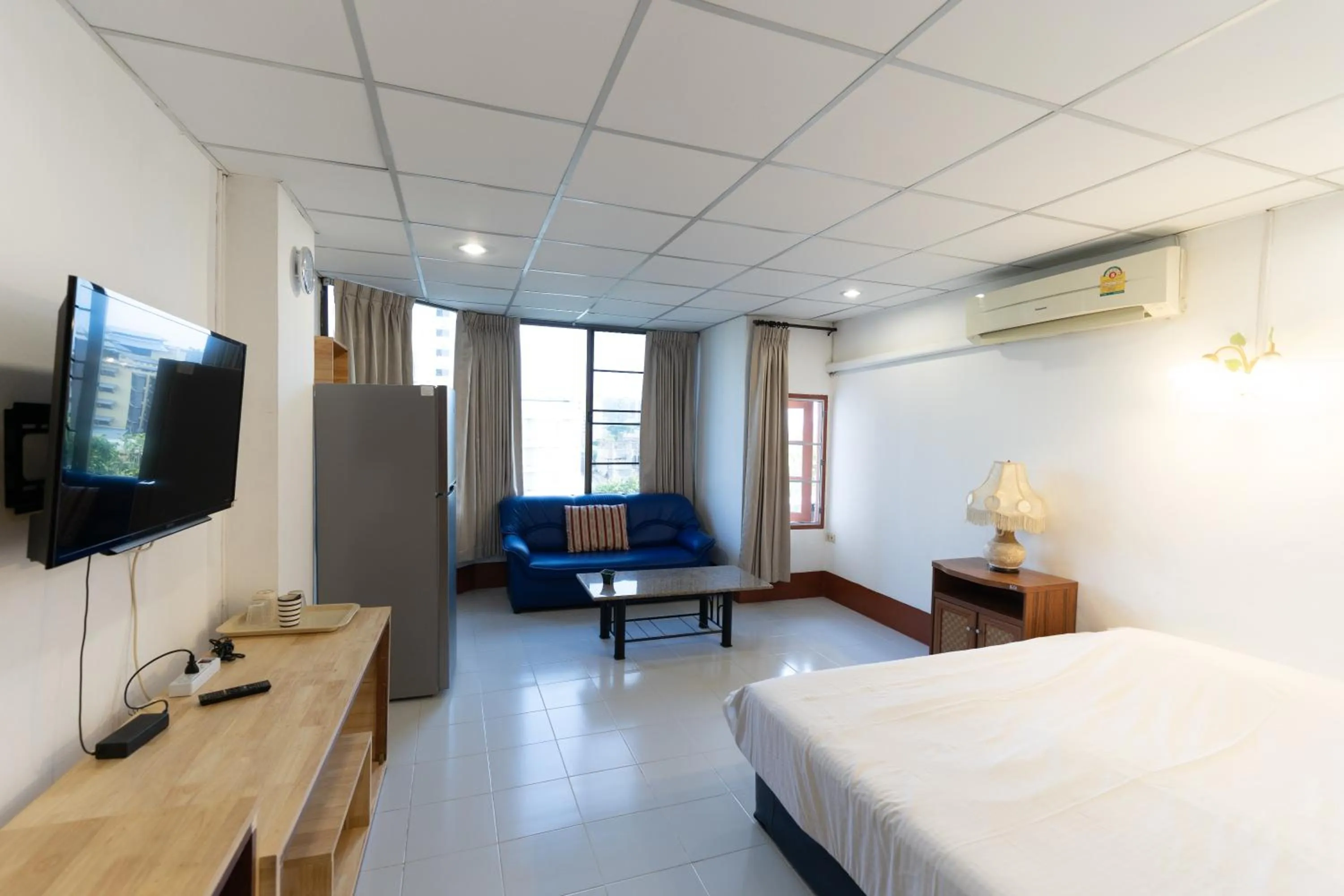 Photo of the whole room, Bed in Chiang Mai Mansion