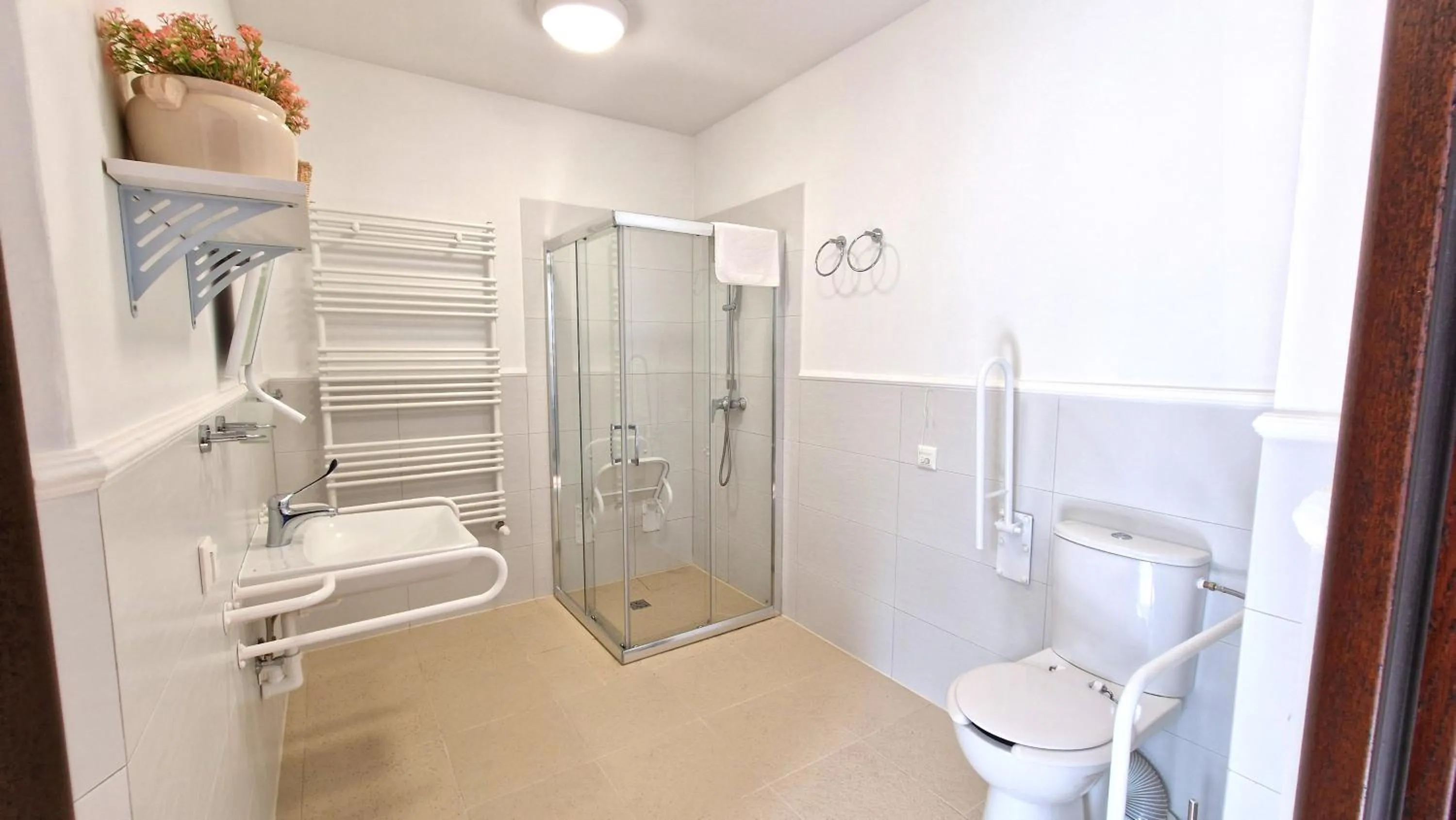 Bathroom in Petite Charlotta