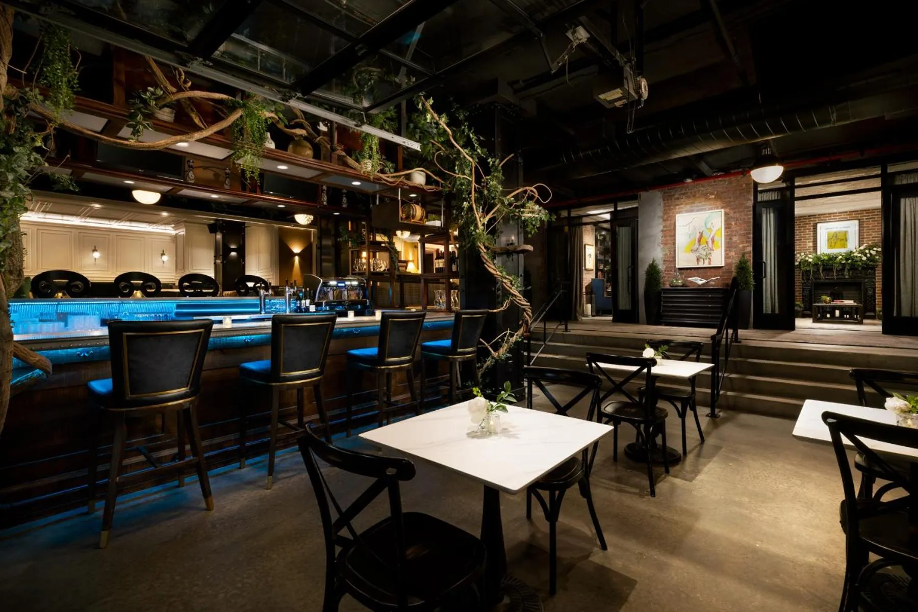 Restaurant/places to eat in Arthouse Hotel