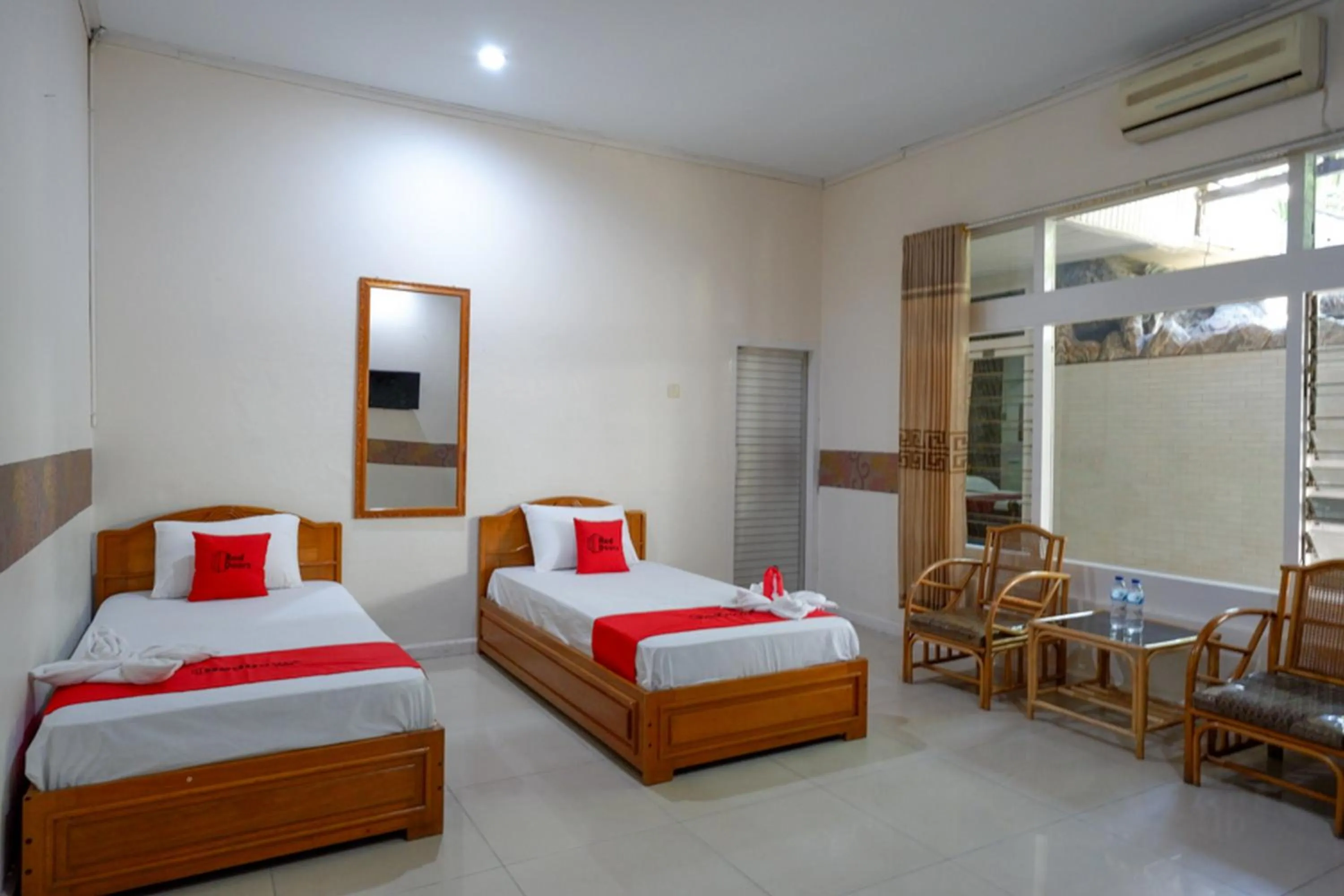 RedDoorz Plus Syariah at Alam Raya Hotel