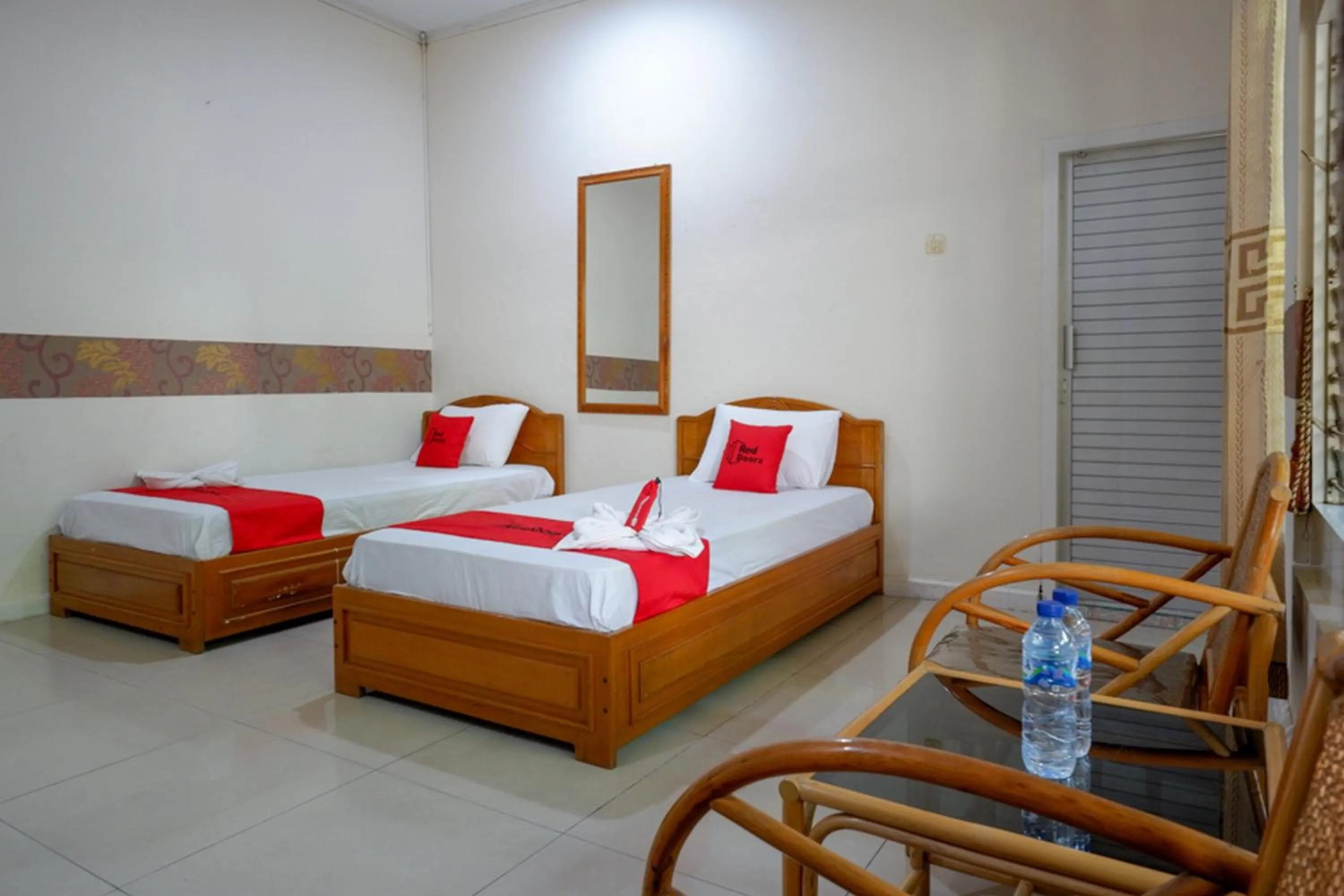 RedDoorz Plus Syariah at Alam Raya Hotel