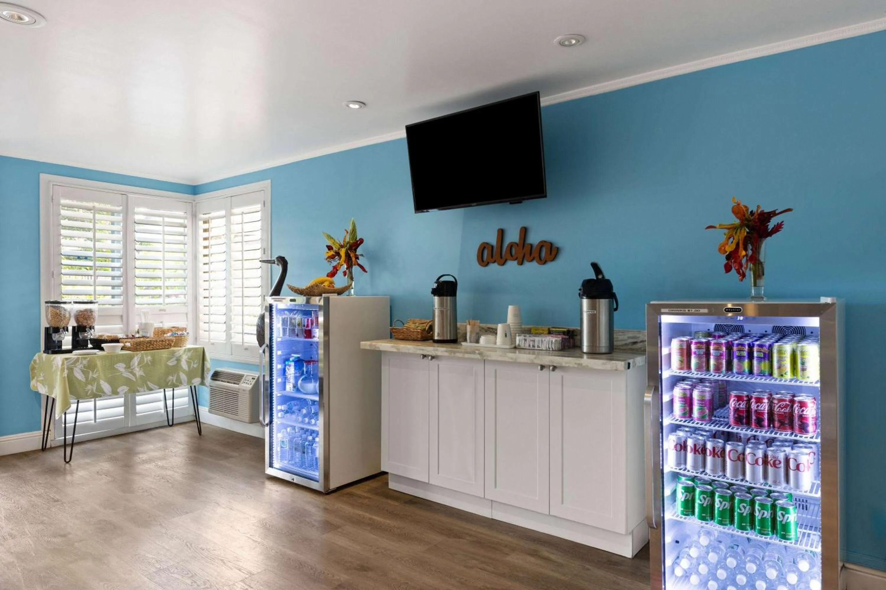 Breakfast in Days Inn by Wyndham Maui Oceanfront