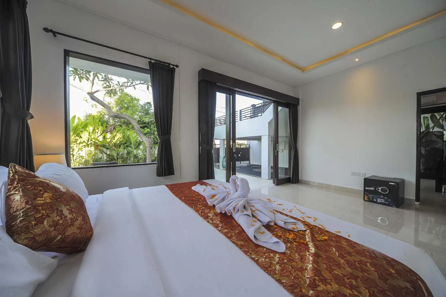 Bed in Villa Rindik Sanur