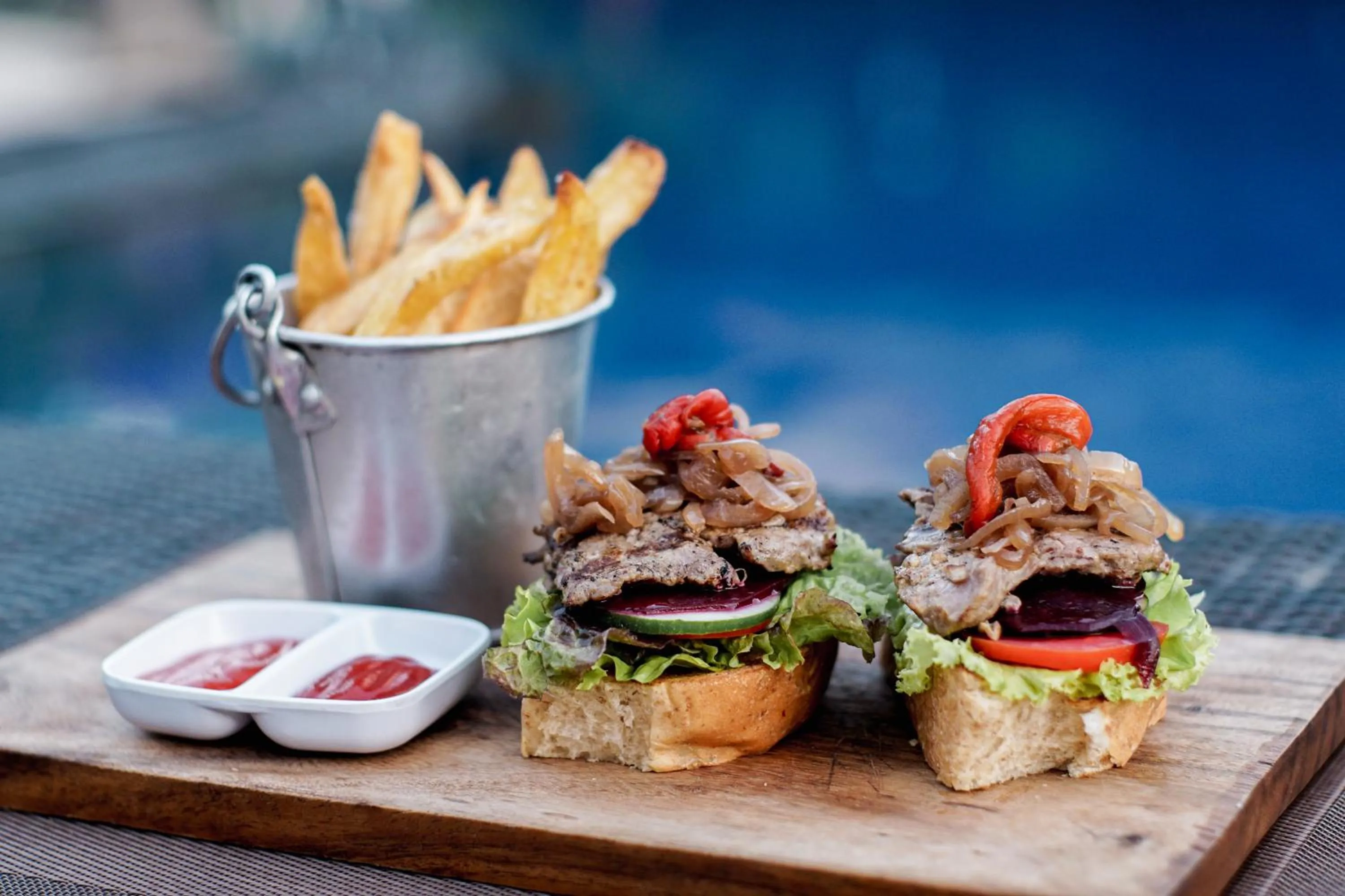 Food and drinks in Villa Unggul