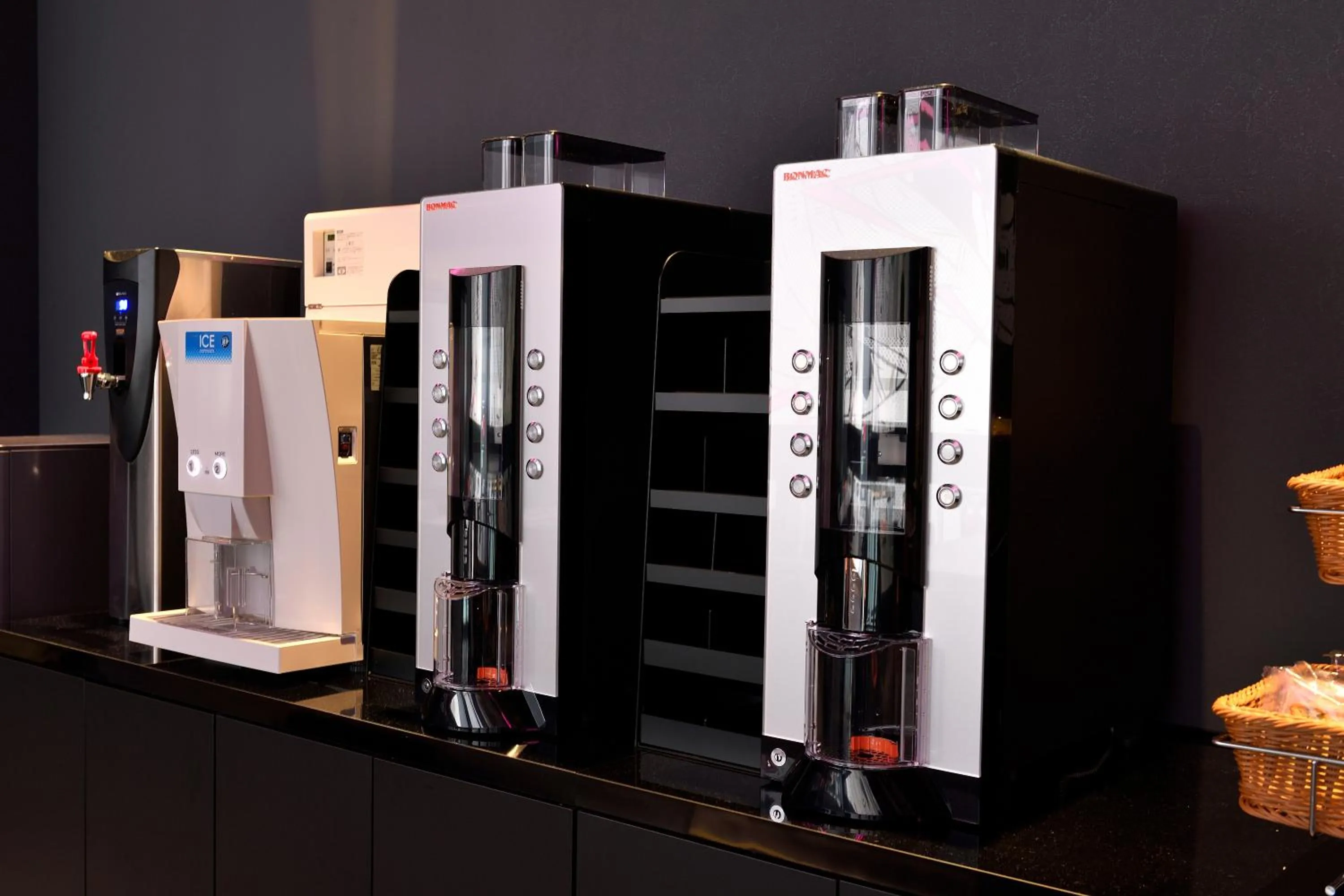 Coffee/tea facilities in HOTEL TAVINOS Asakusa