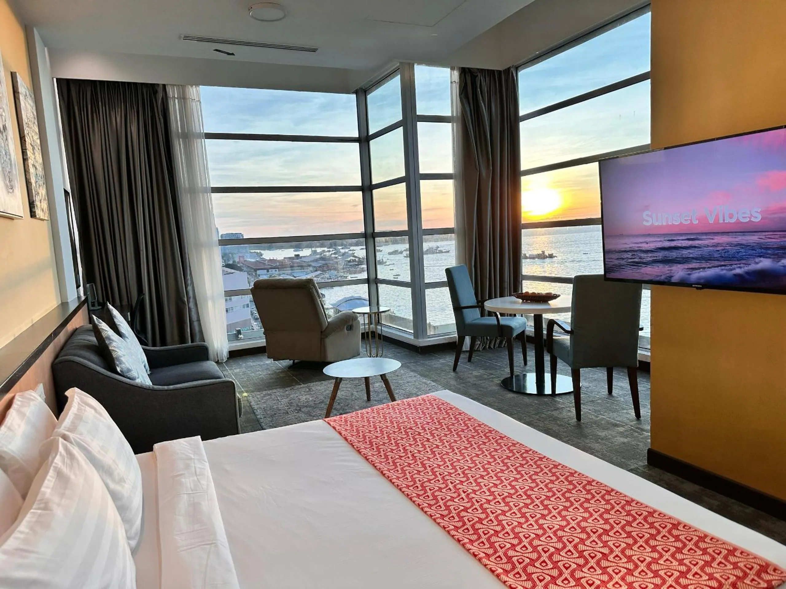 City view, Bed in Hotel 7 Suria