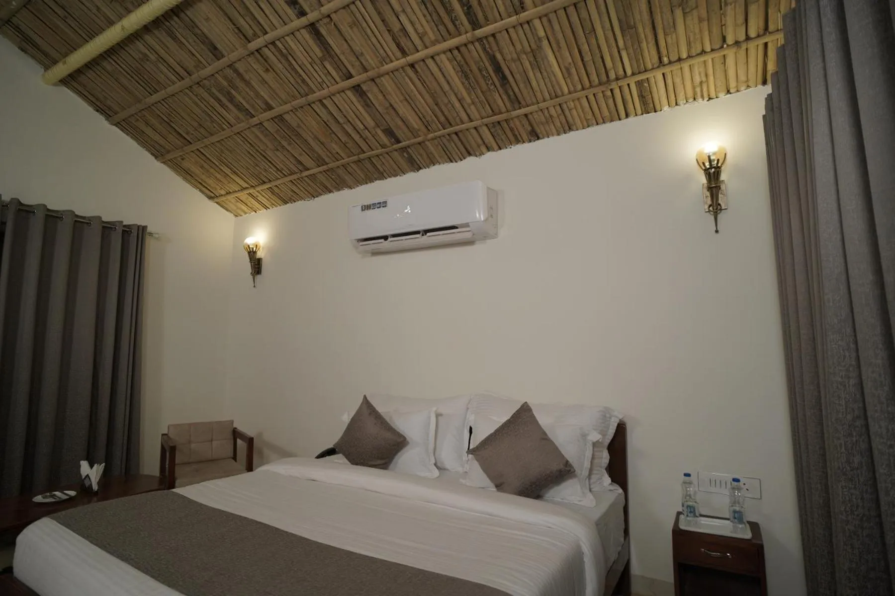 Bedroom, Bed in Amar Bagh Resort