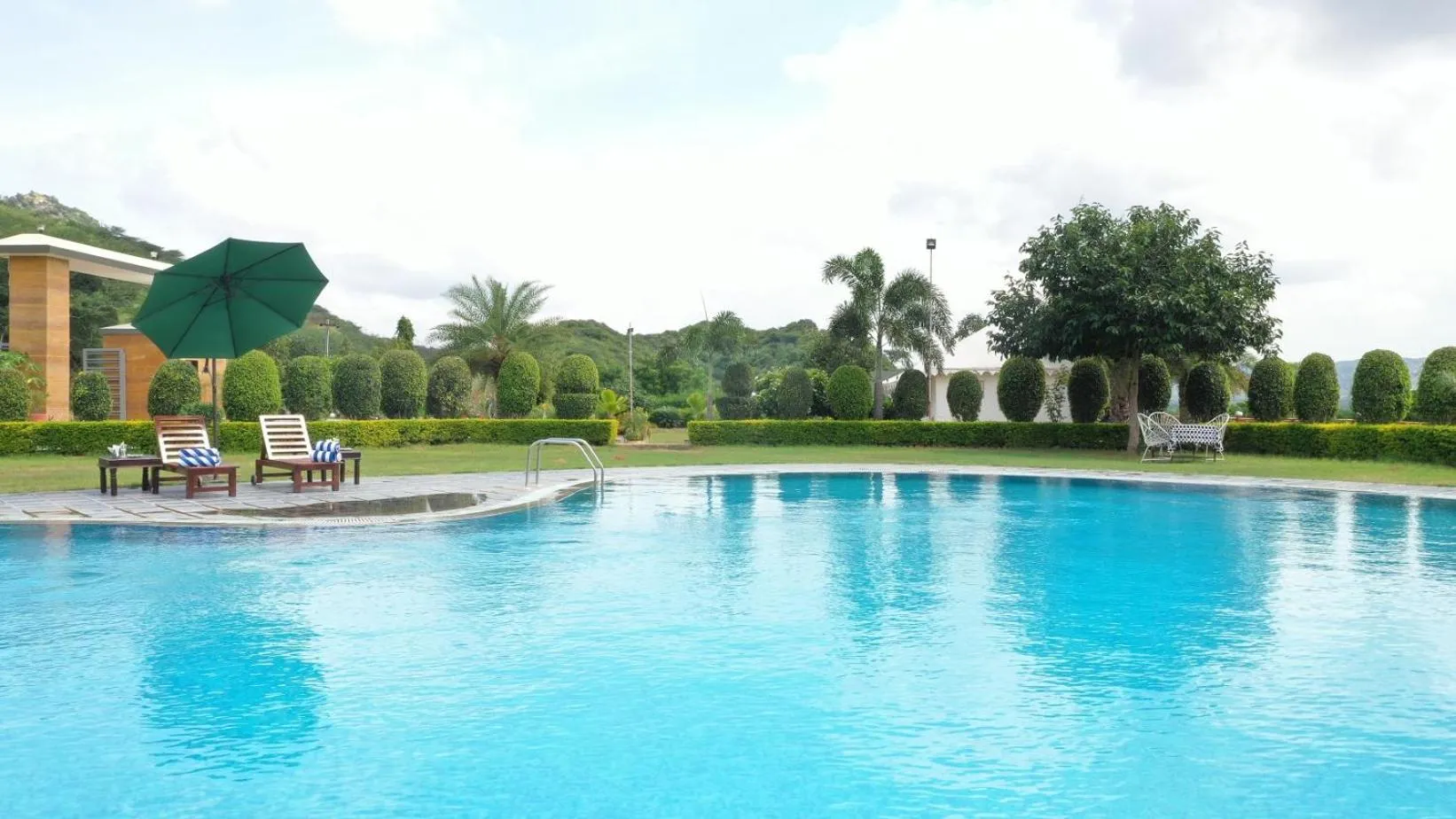 Swimming pool in Amar Bagh Resort