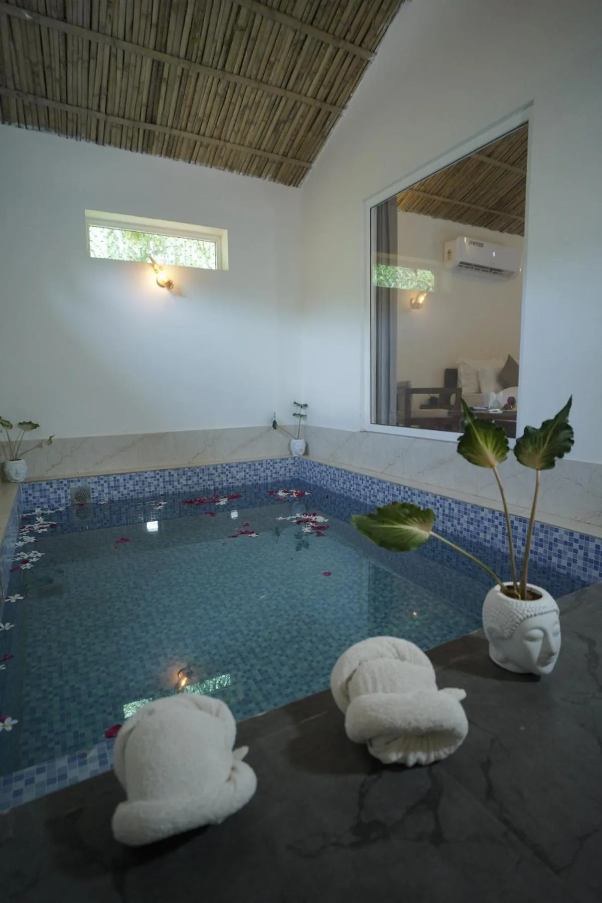 Swimming pool in Amar Bagh Resort