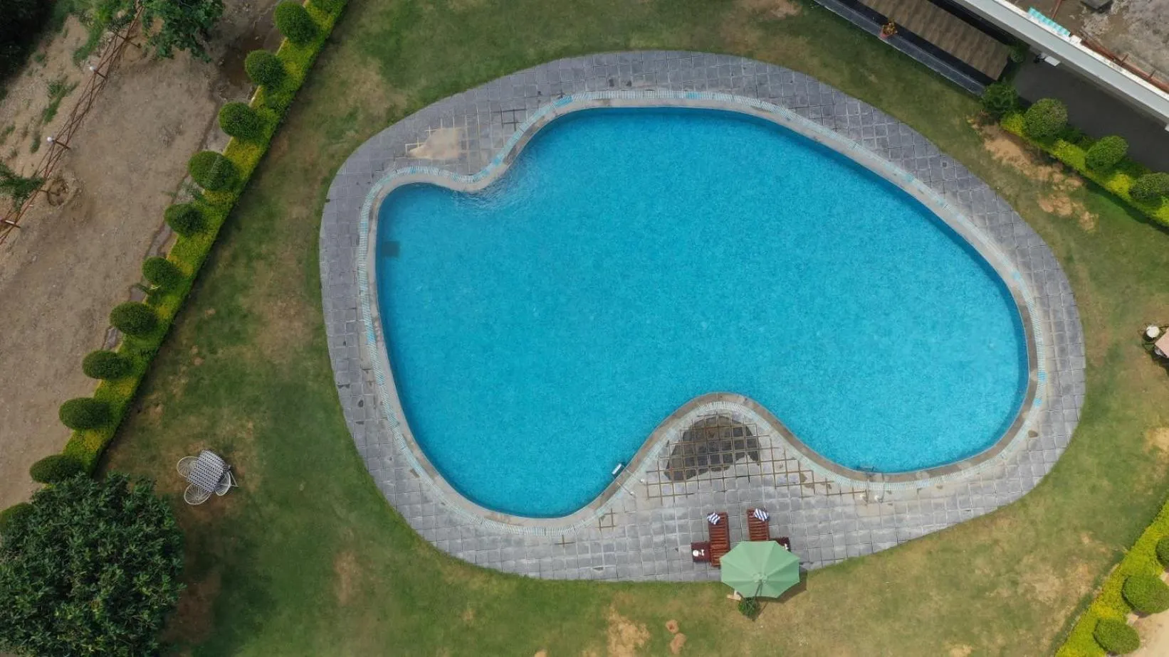 Swimming pool in Amar Bagh Resort
