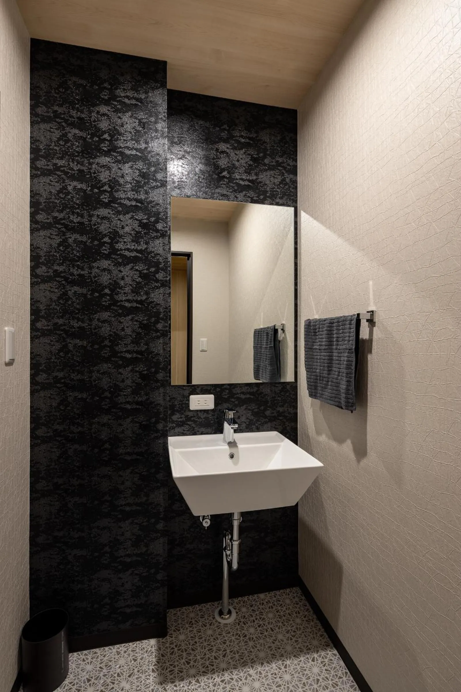 ESTABLISHMENT Asakusa