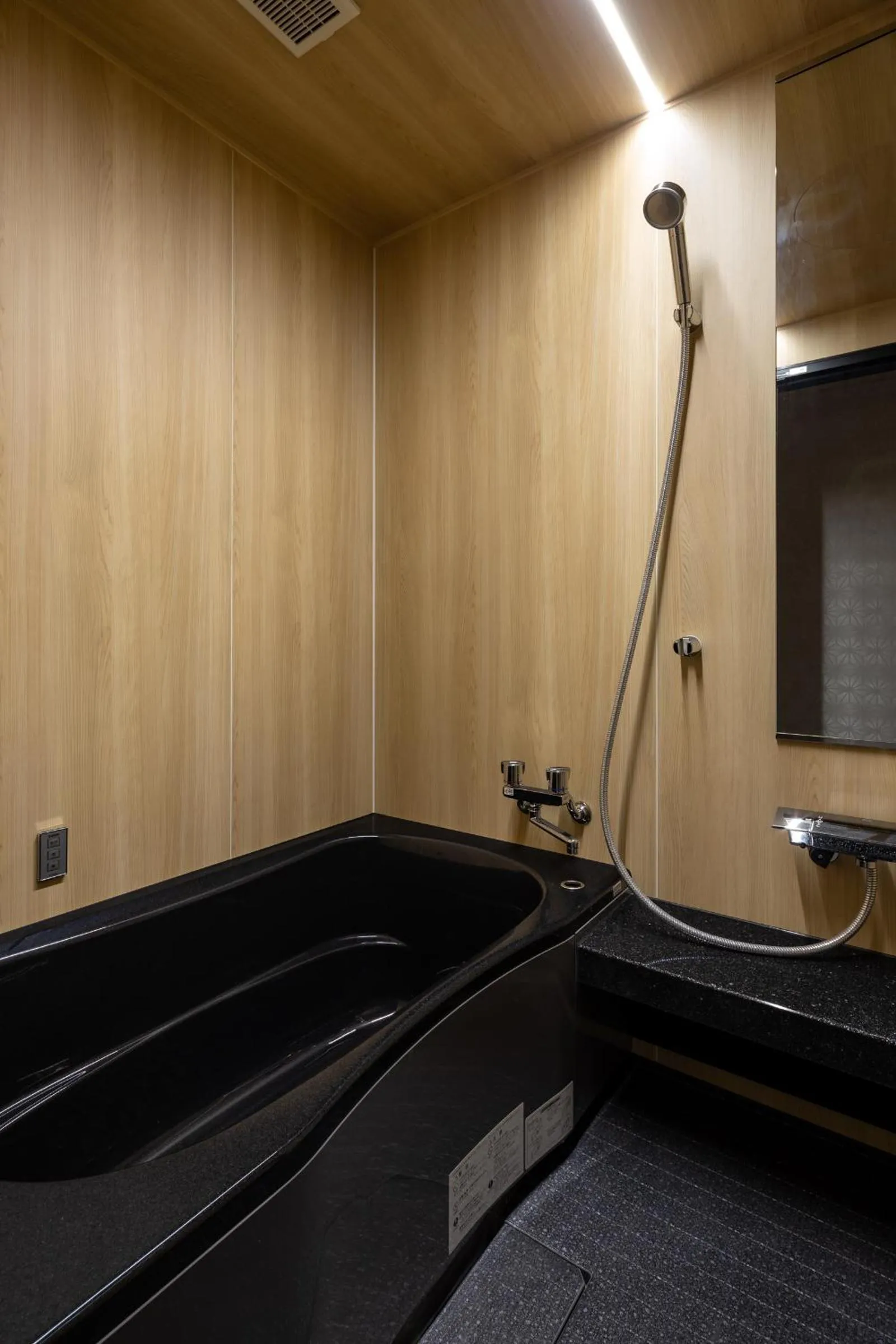 ESTABLISHMENT Asakusa