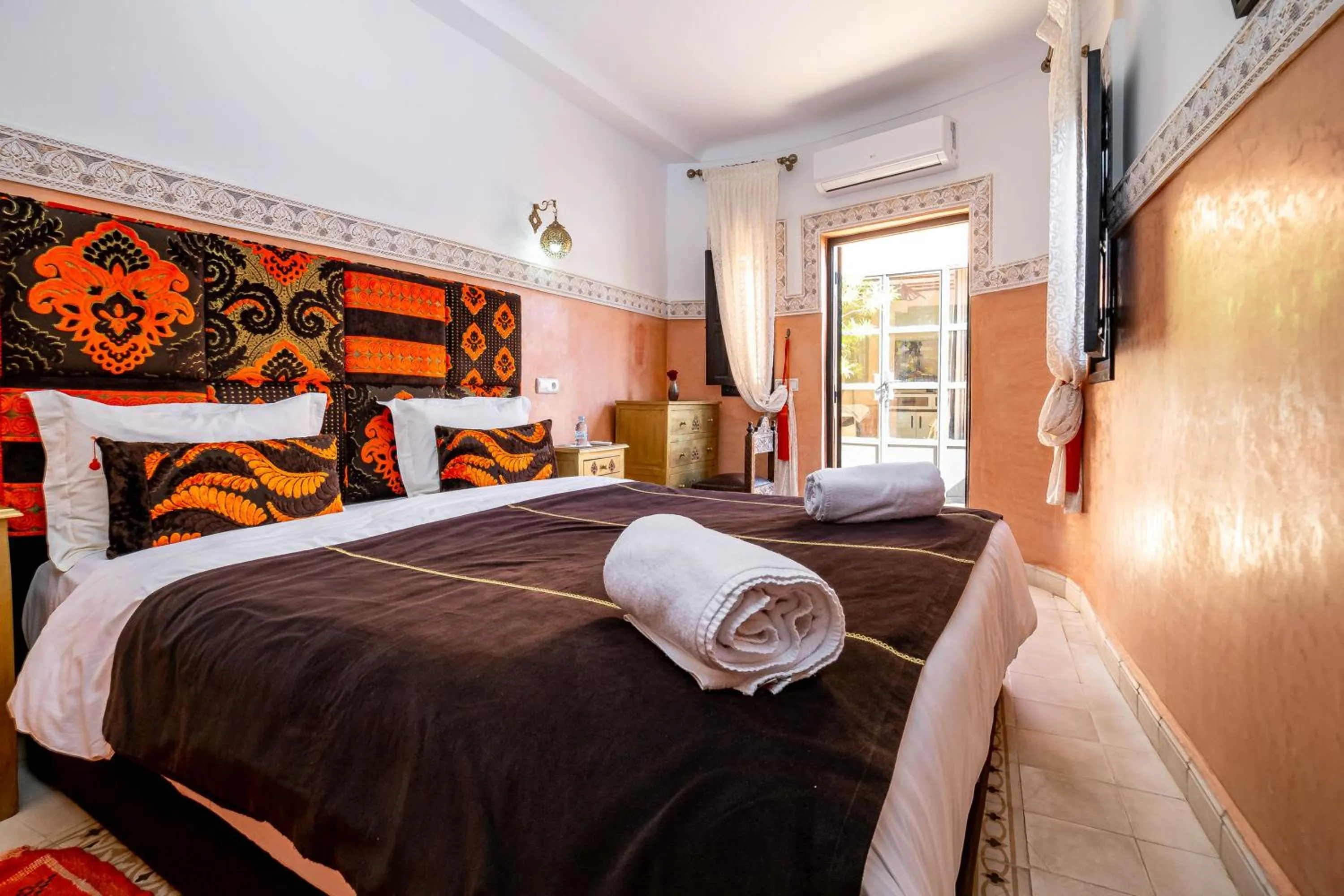 Photo of the whole room, Bed in RIAD LA GAZELLE DU SUD