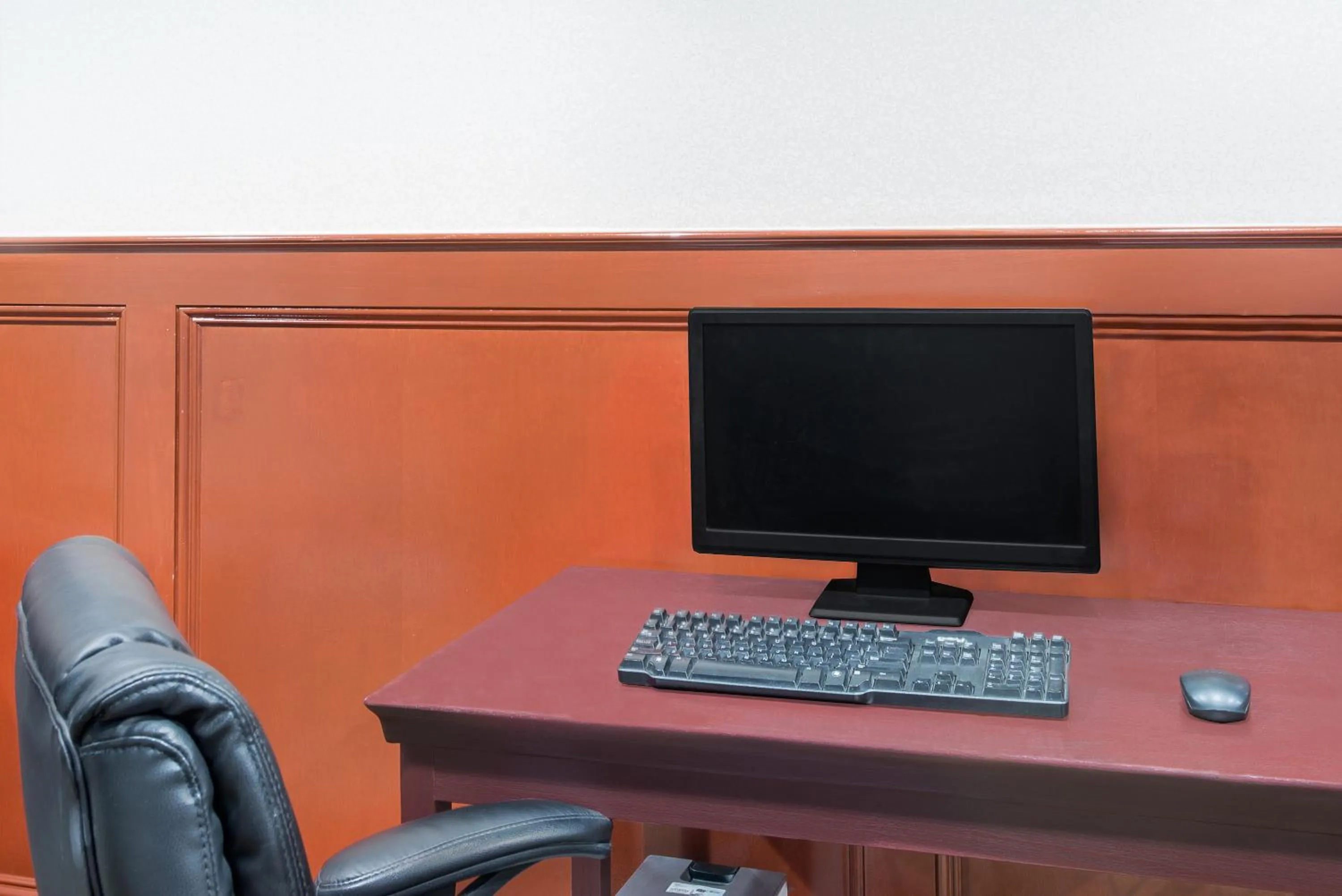 Communal lounge/ TV room in Howard Johnson by Wyndham Saugerties