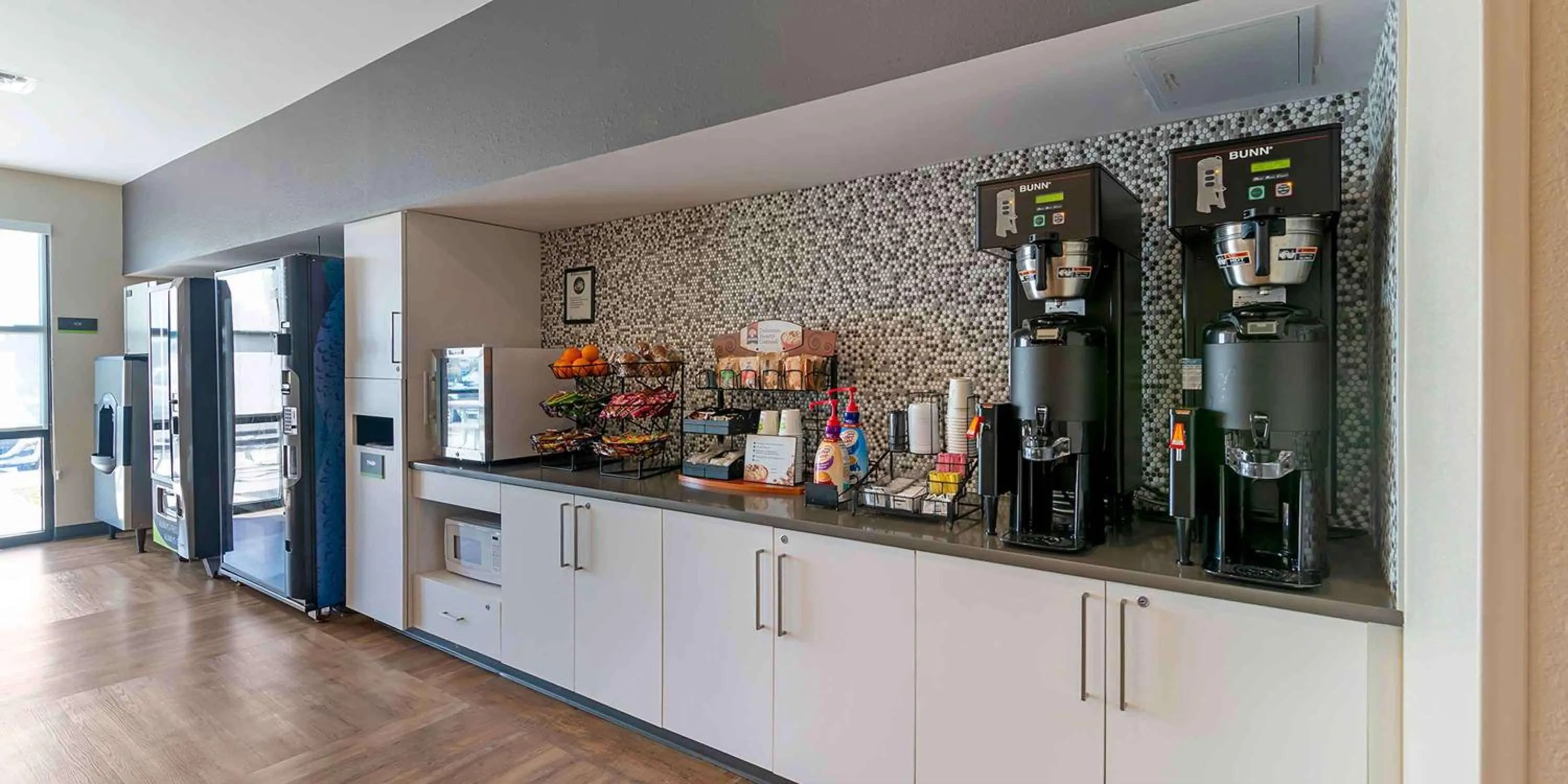 Breakfast in Extended Stay America Premier Suites - Savannah - Pooler