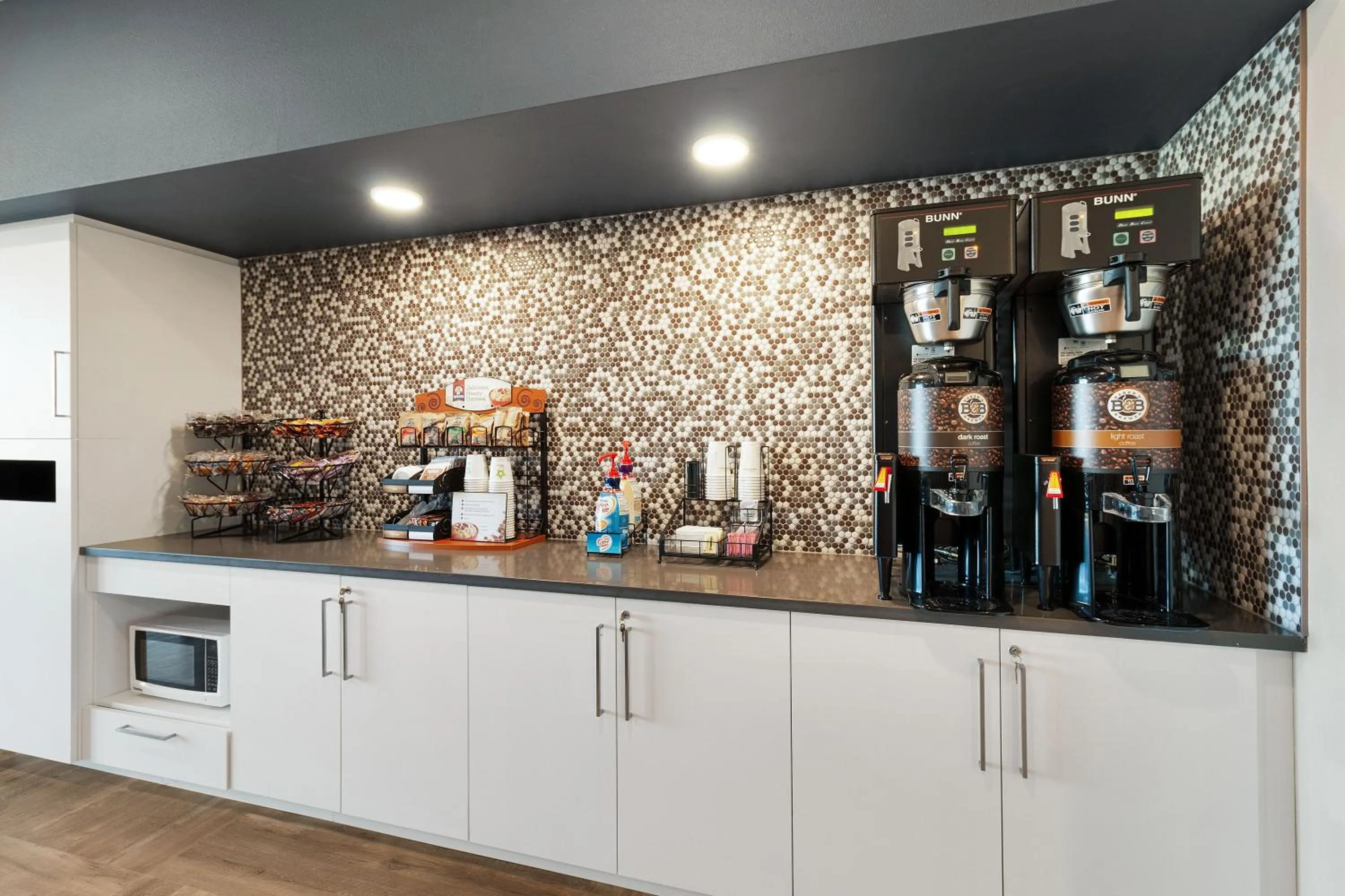 Breakfast in Extended Stay America Premier Suites - Savannah - Pooler