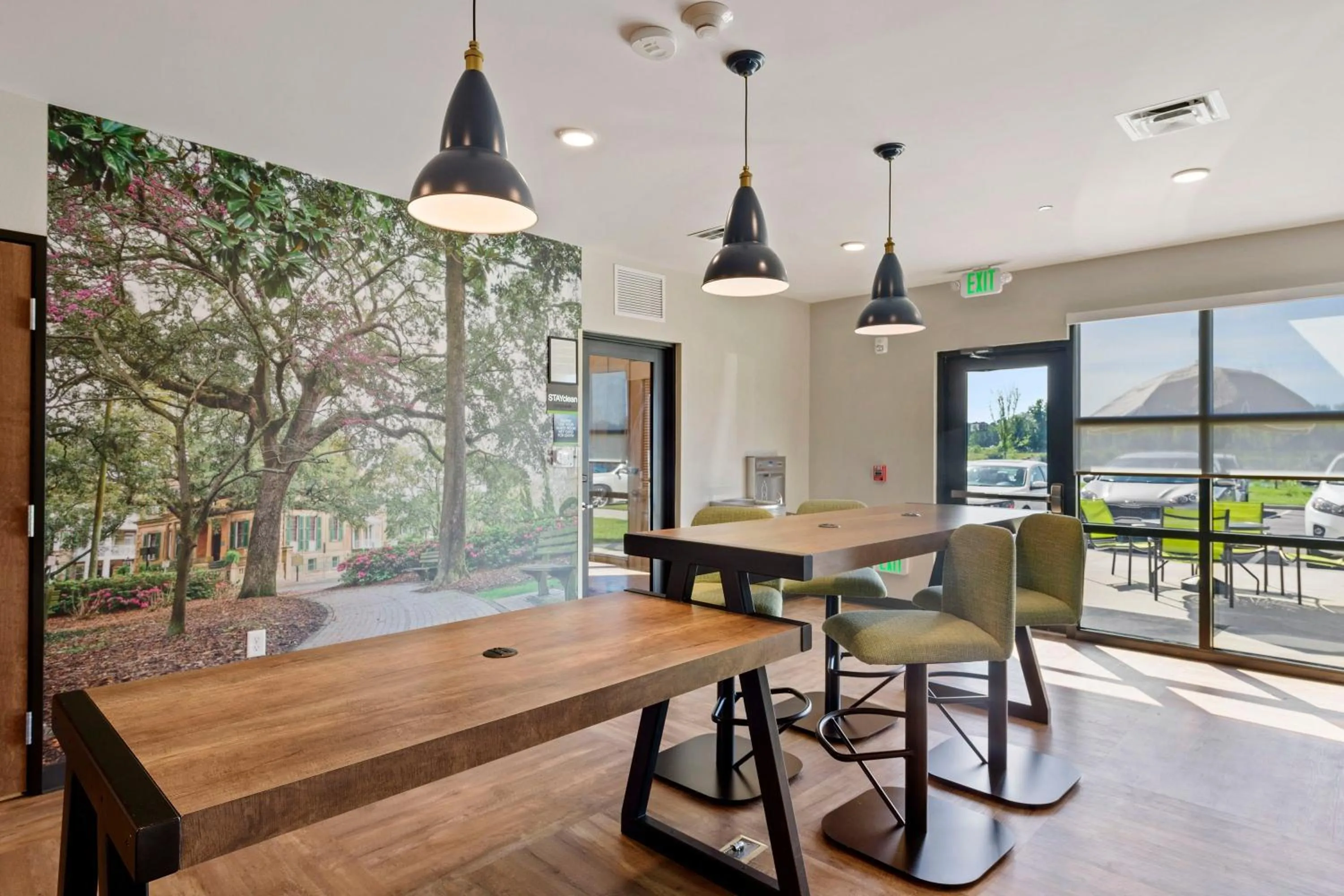 Communal lounge/ TV room in Extended Stay America Premier Suites - Savannah - Pooler