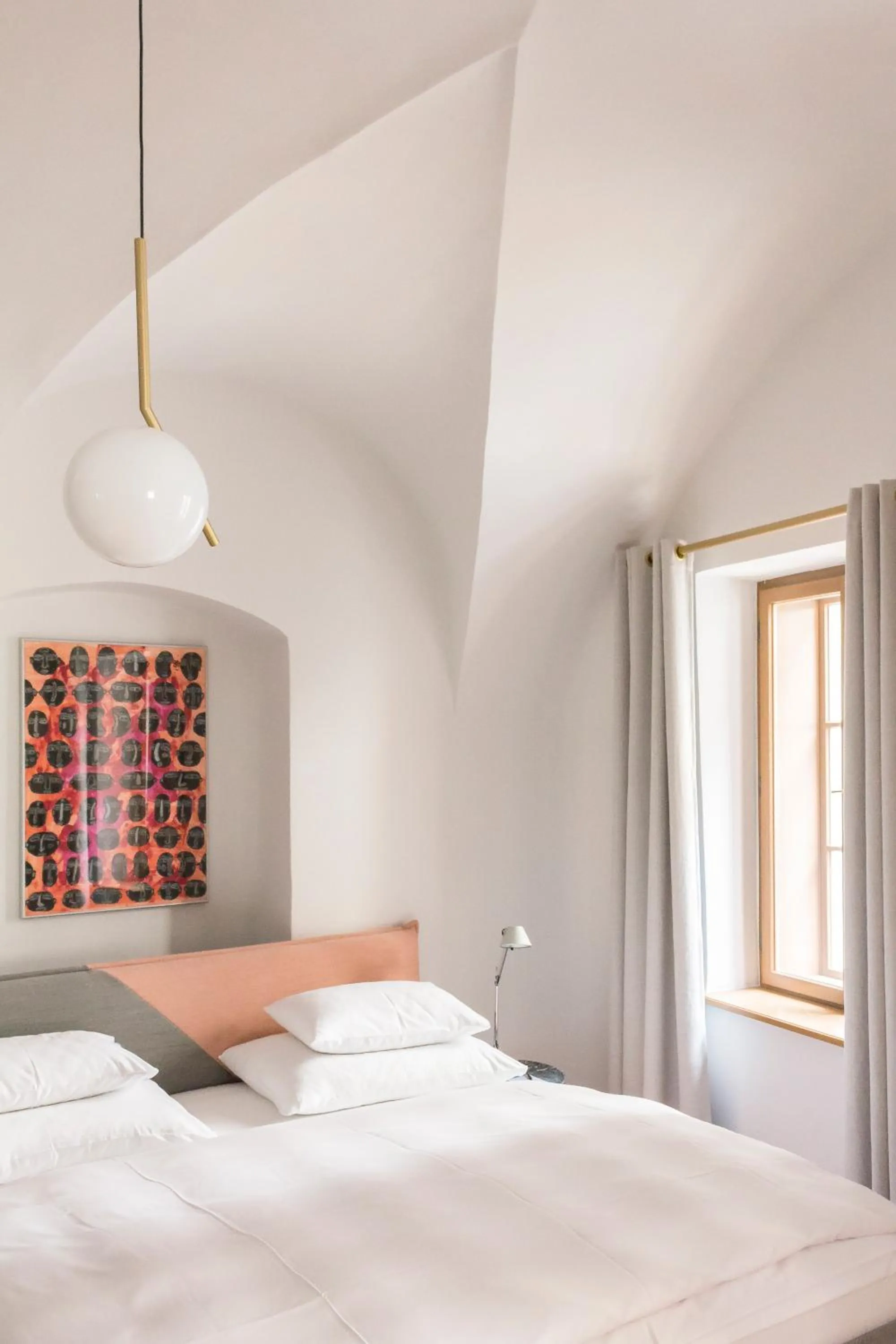 Bed in Kai 36 - Hotel zwischen Fels und Fluss