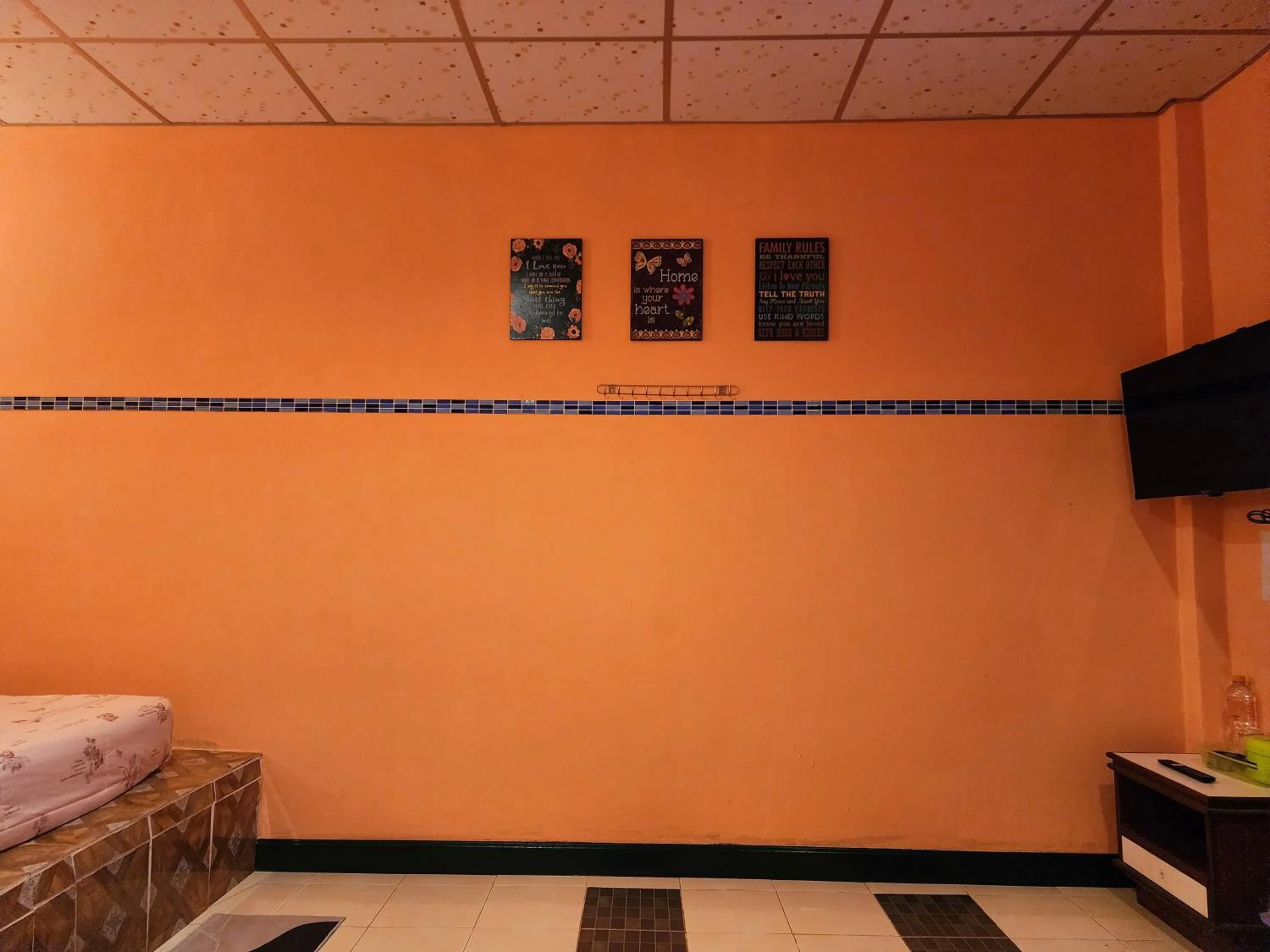 Bed in Ingpha Room For Rent