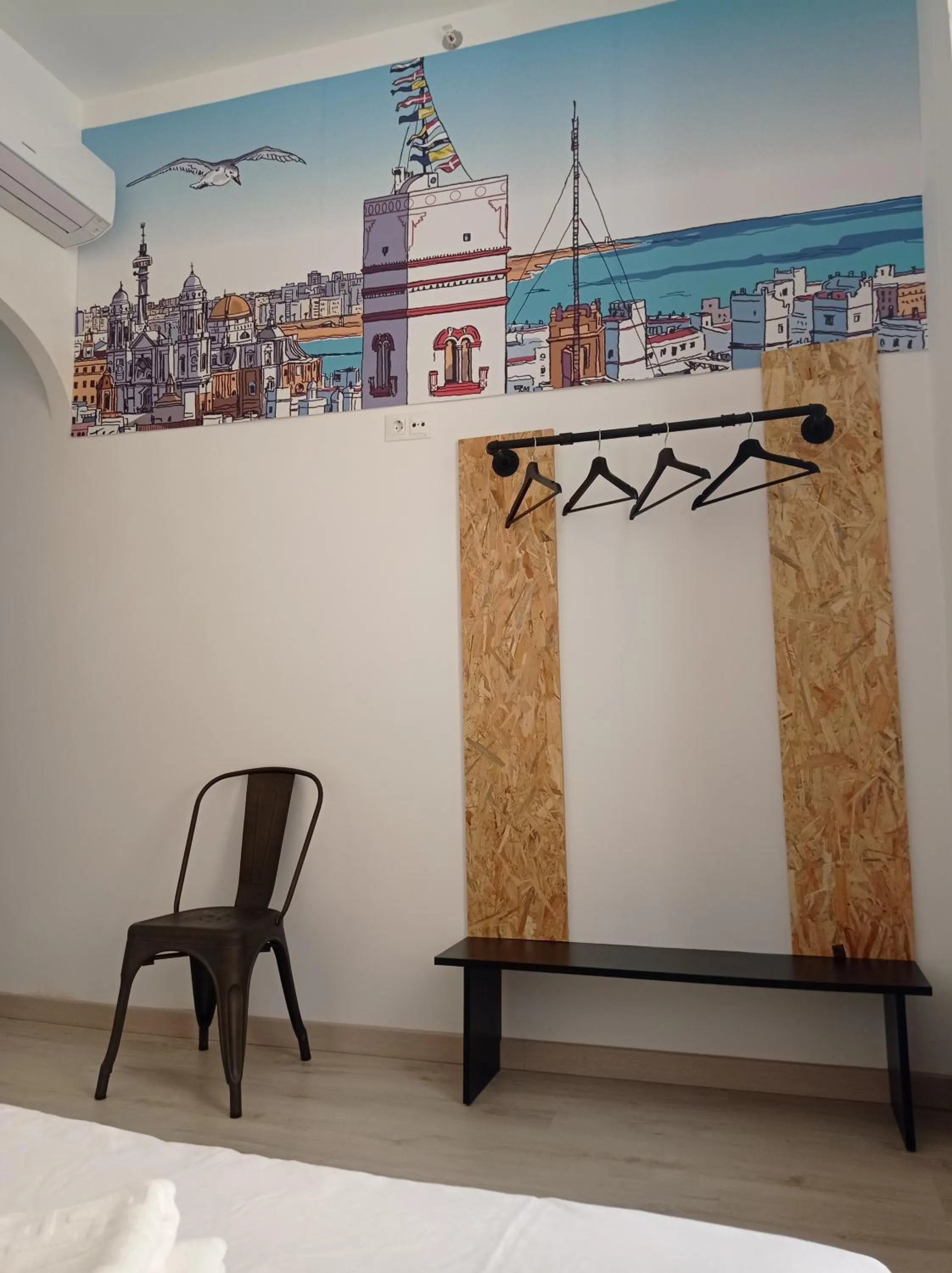 Decorative detail, Bed in Planeta Cadiz Hostel