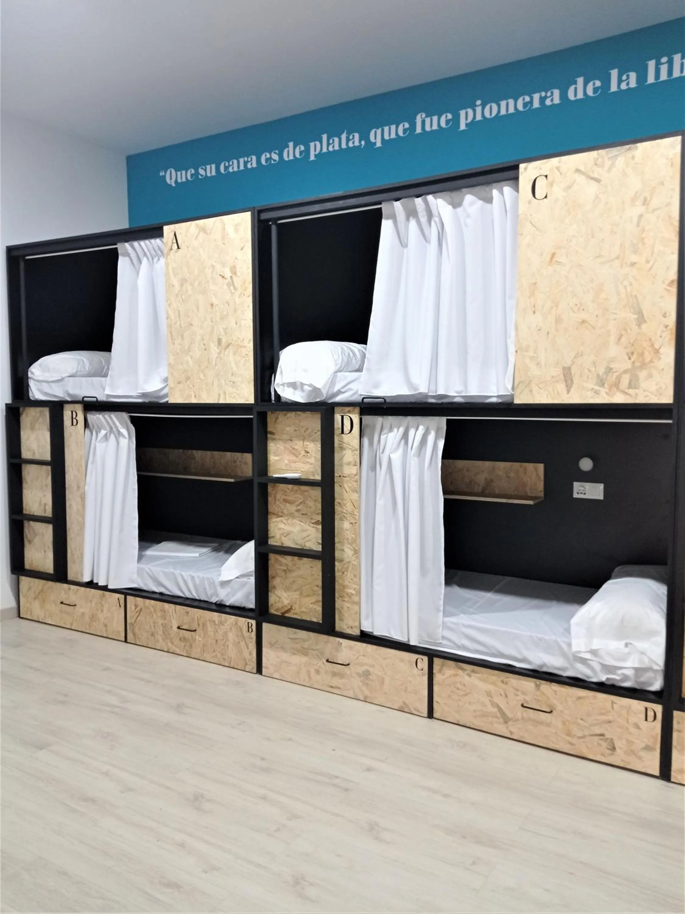 Bedroom, Bed in Planeta Cadiz Hostel