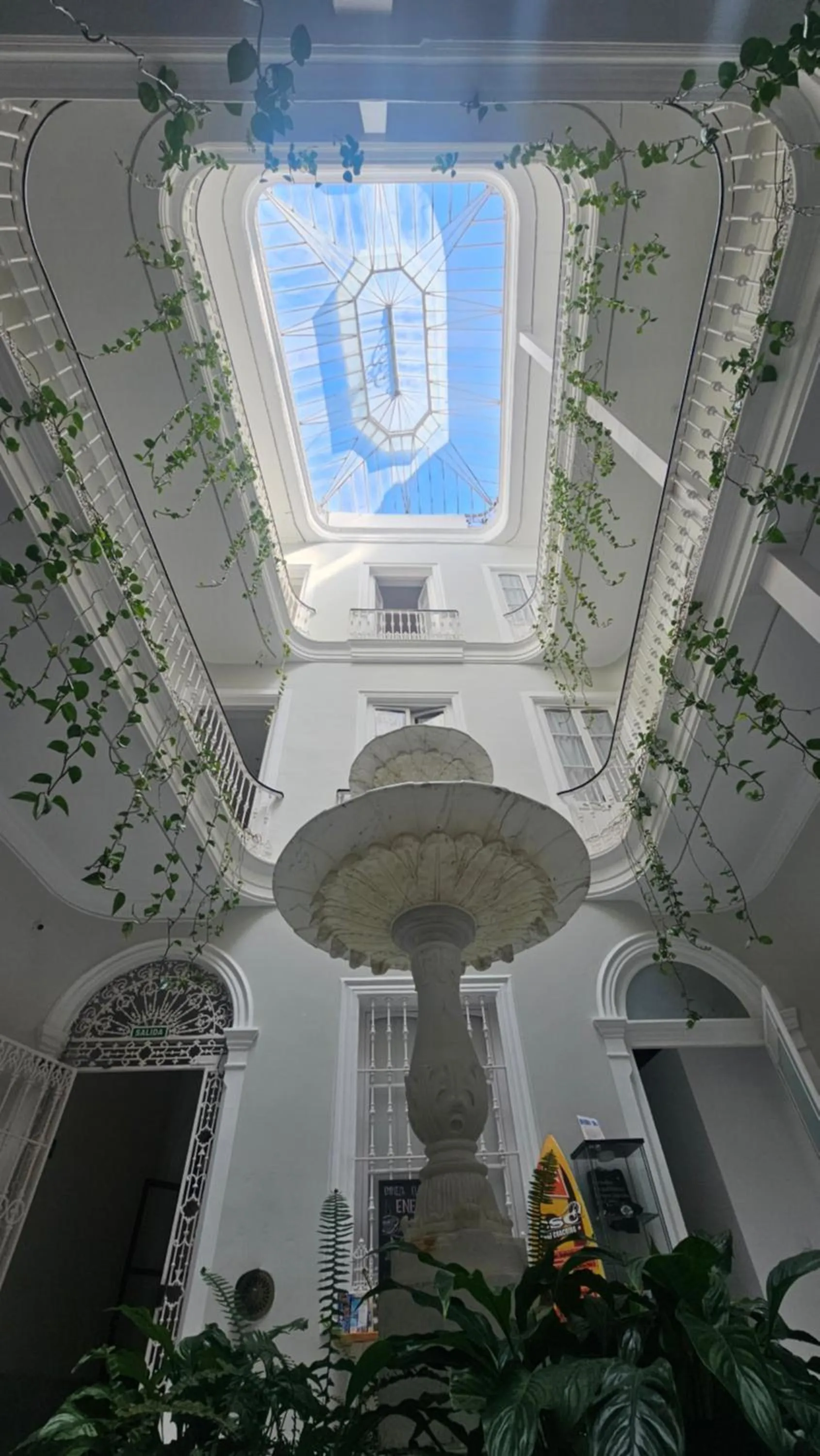Patio in Planeta Cadiz Hostel