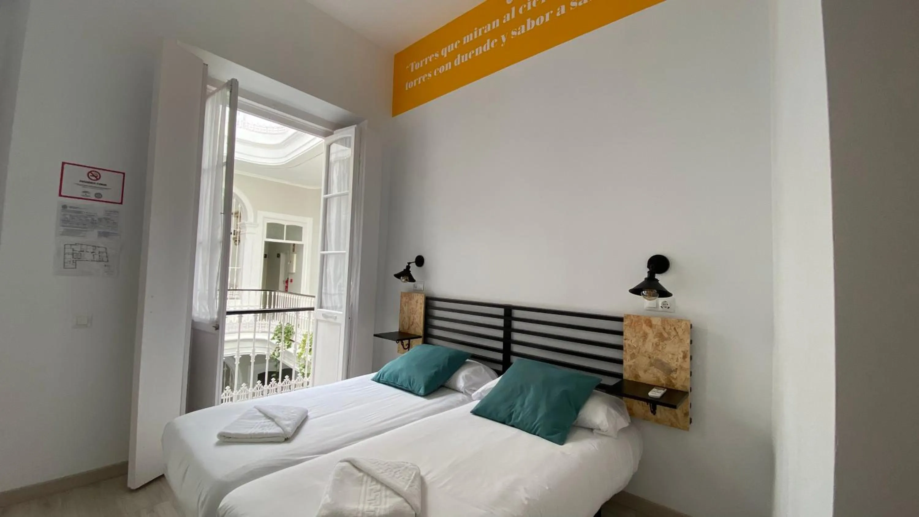 Bed in Planeta Cadiz Hostel