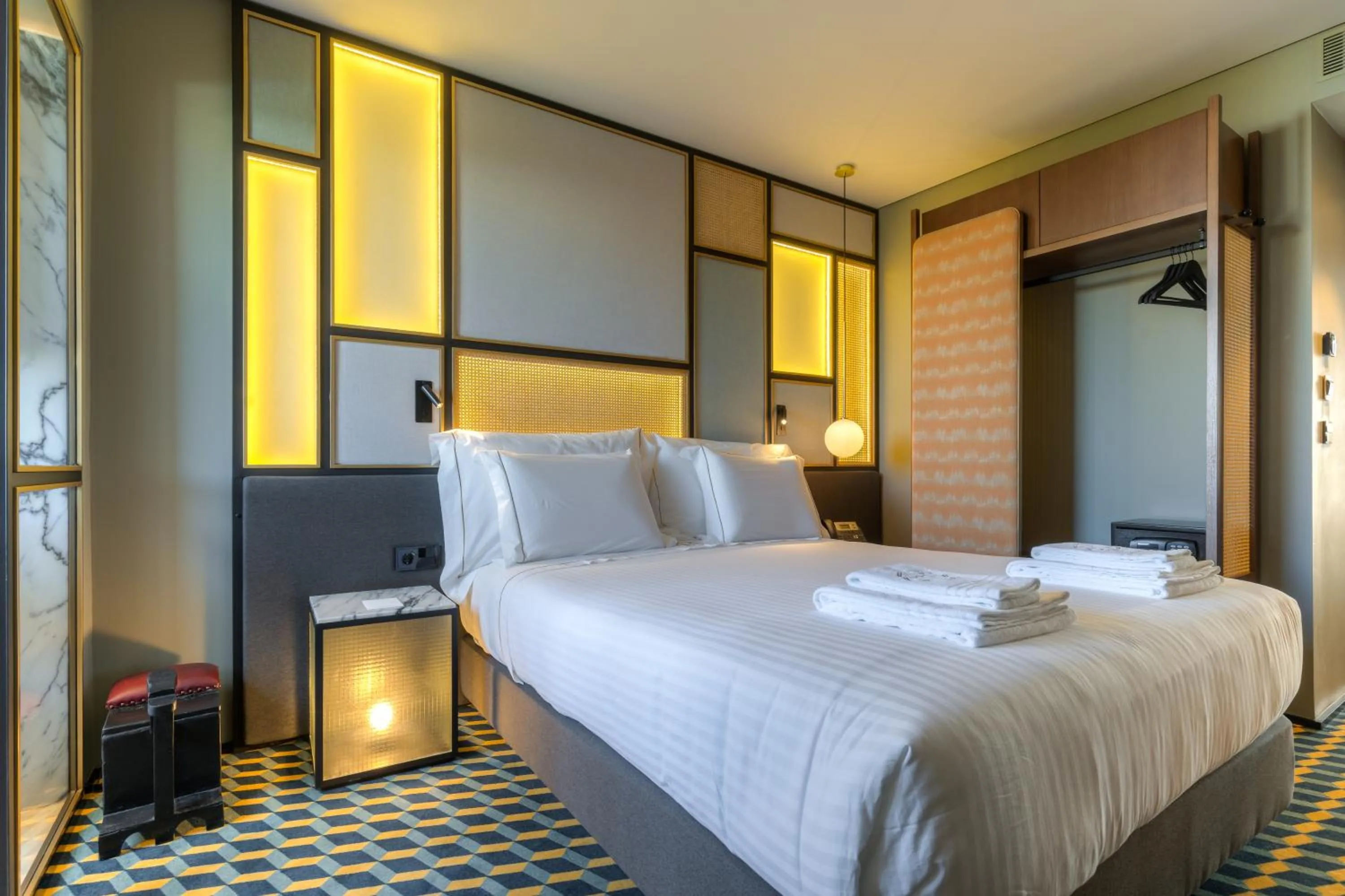 Bed in The Convo Porto Hotel & Apartment