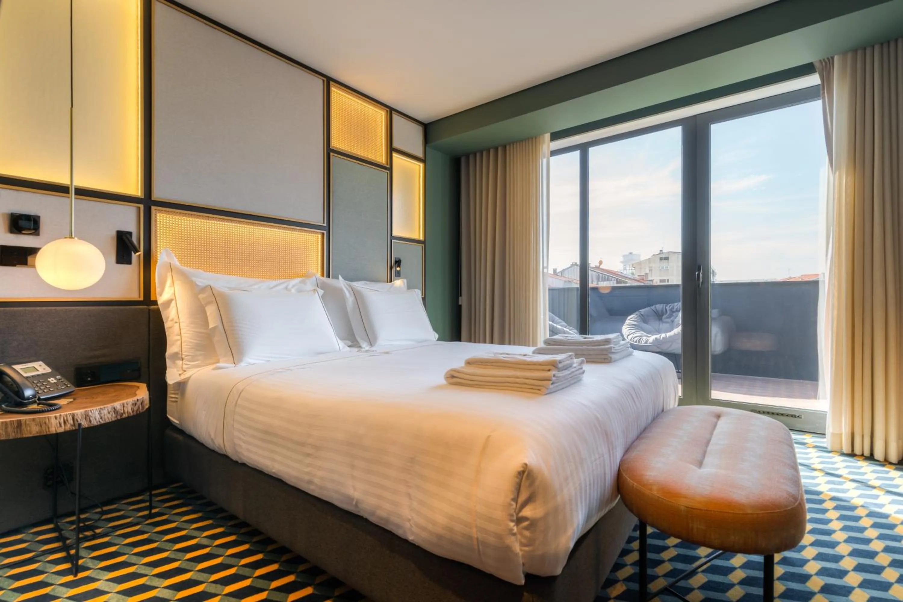 Bed in The Convo Porto Hotel & Apartments