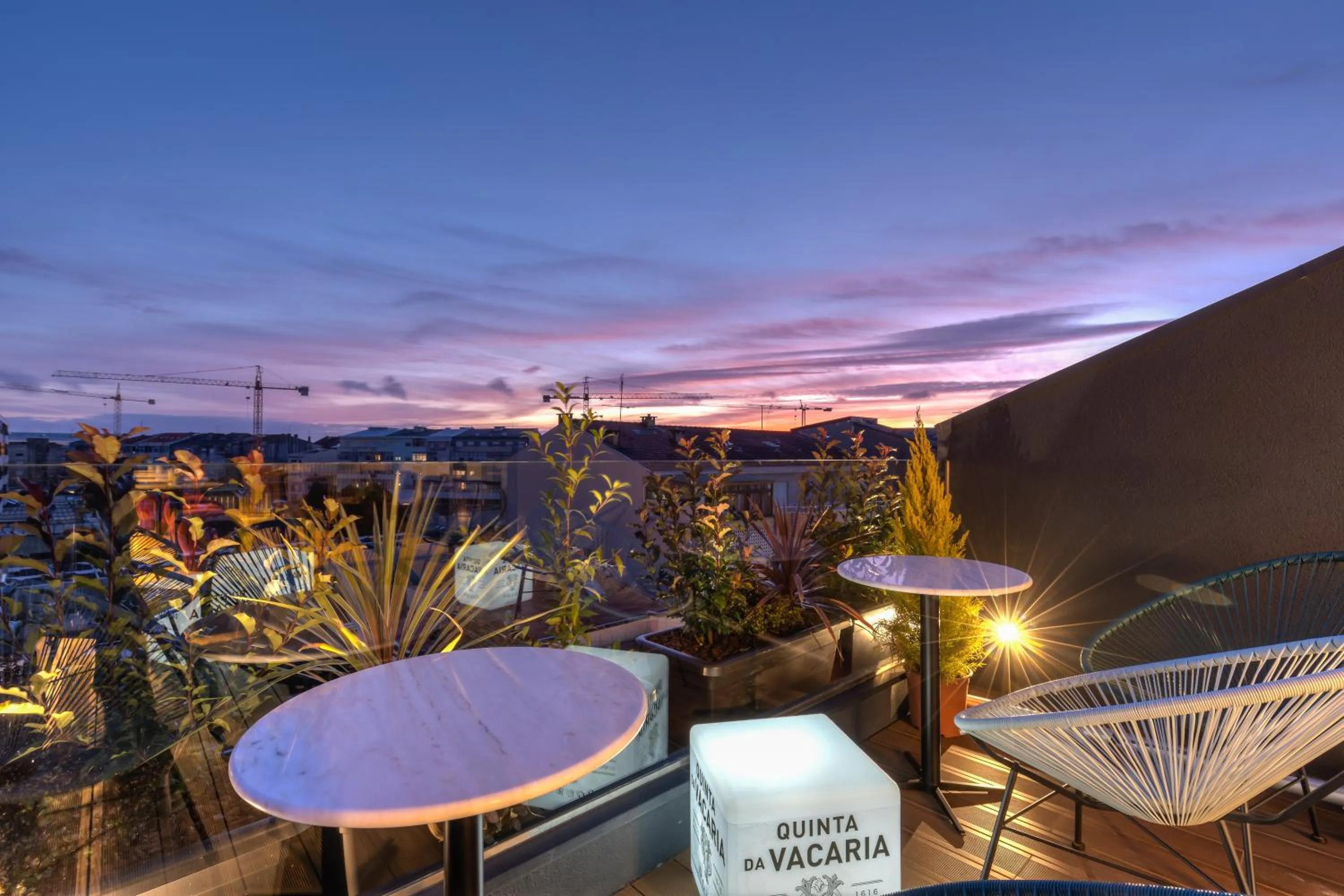 Property building in The Convo Porto Hotel & Apartment