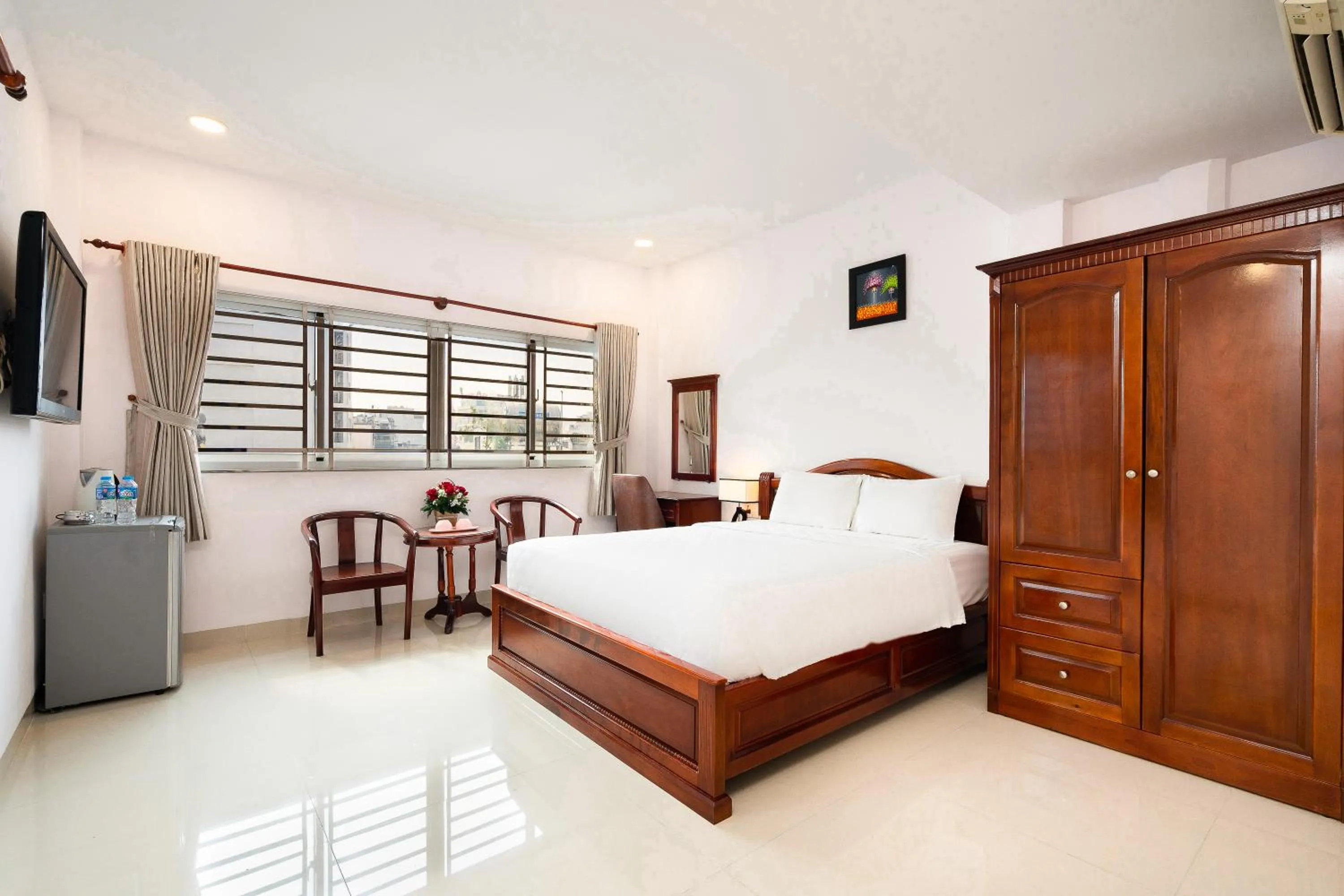 Photo of the whole room, Bed in Hoang Hoang Hotel (Bloom 3)