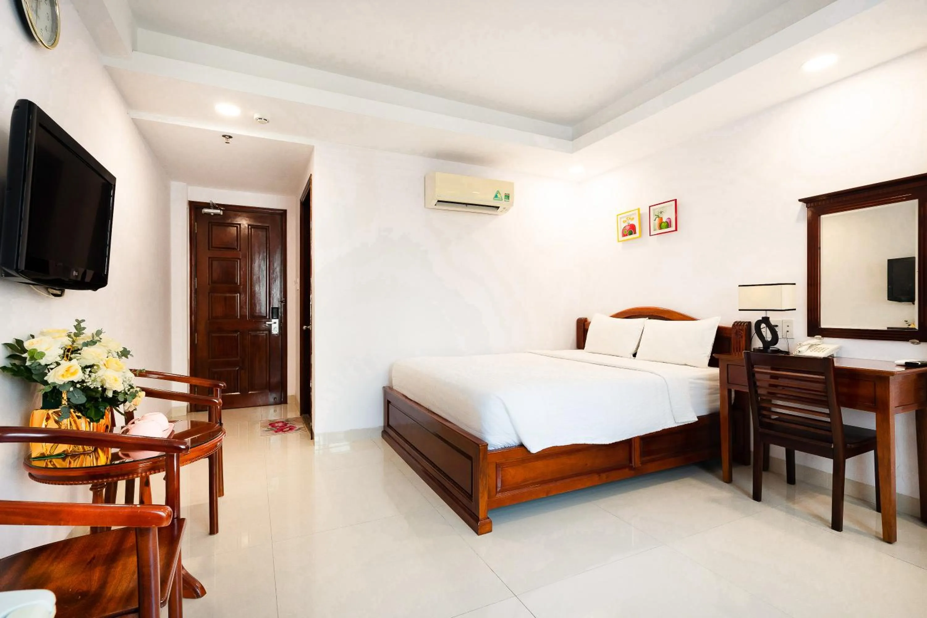 Bedroom, Bed in Hoang Hoang Hotel (Bloom 3)