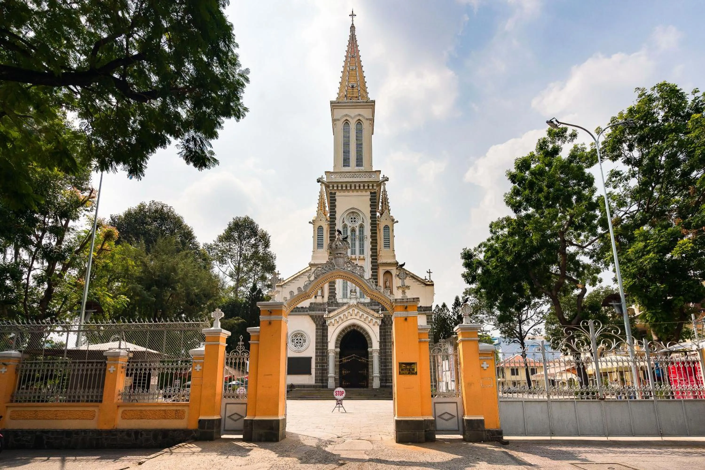 Landmark view in Hoang Hoang Hotel (Bloom 3)