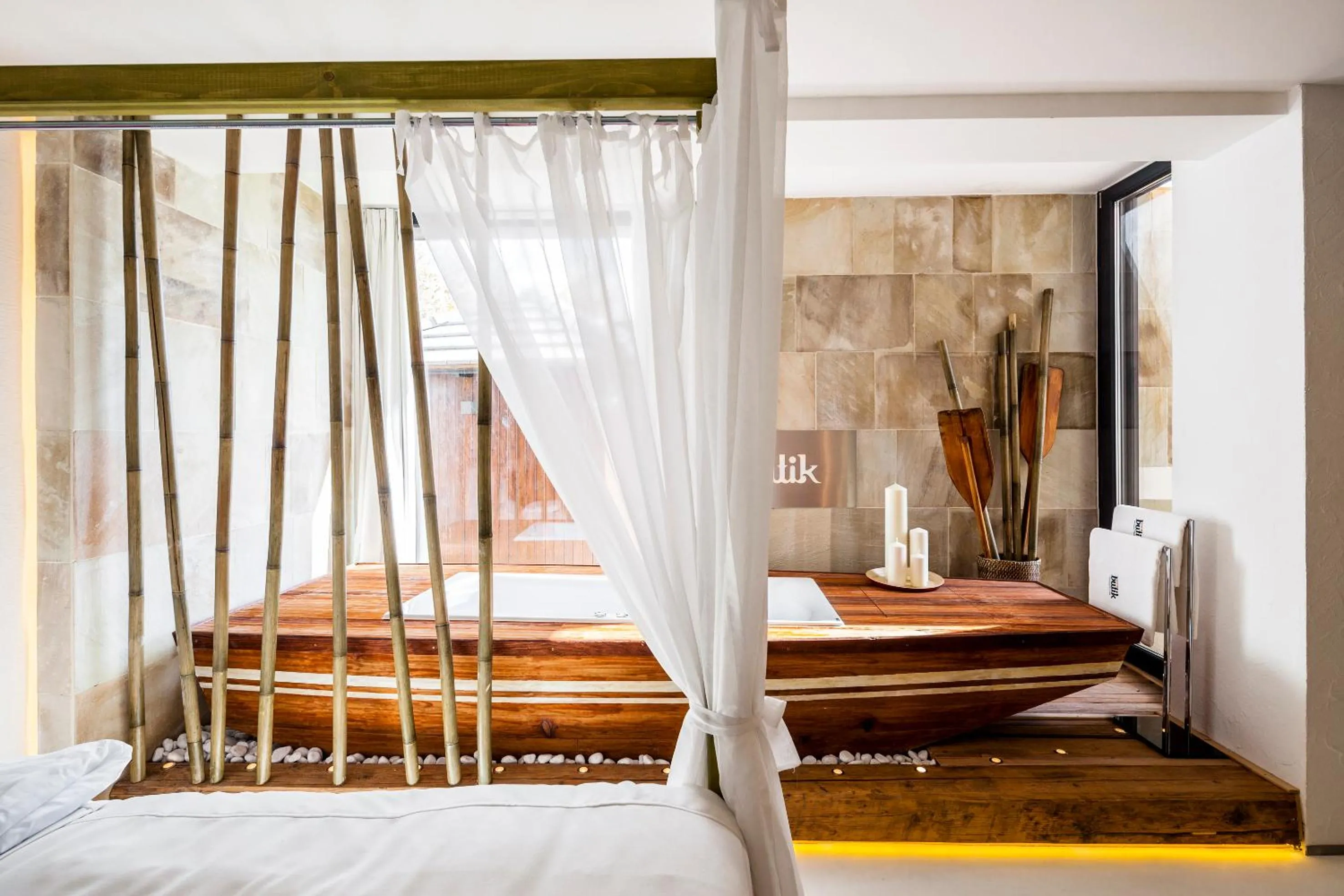 Photo of the whole room, Bed in Butik Design Rooms