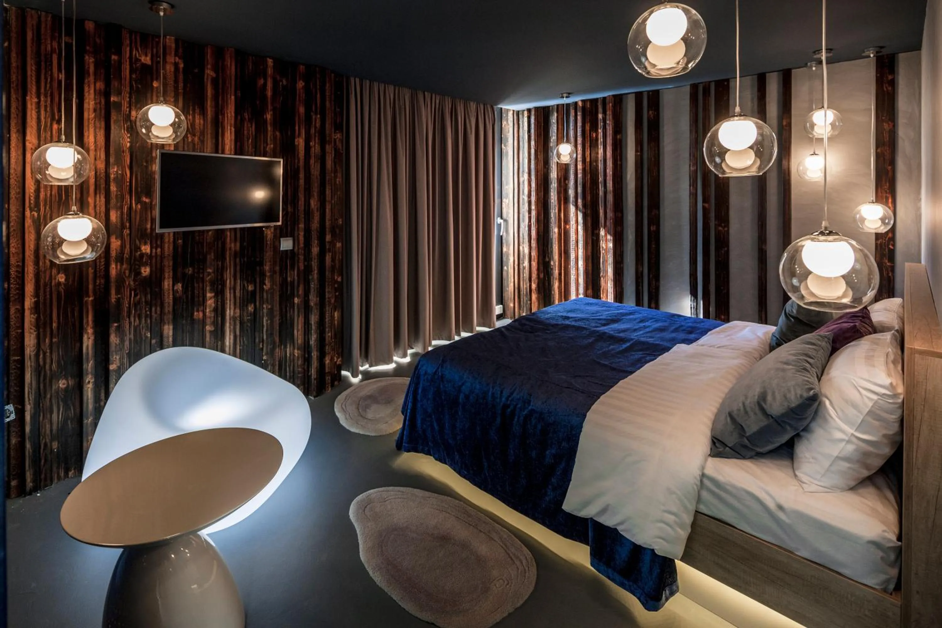 Photo of the whole room, Bed in Butik Design Rooms