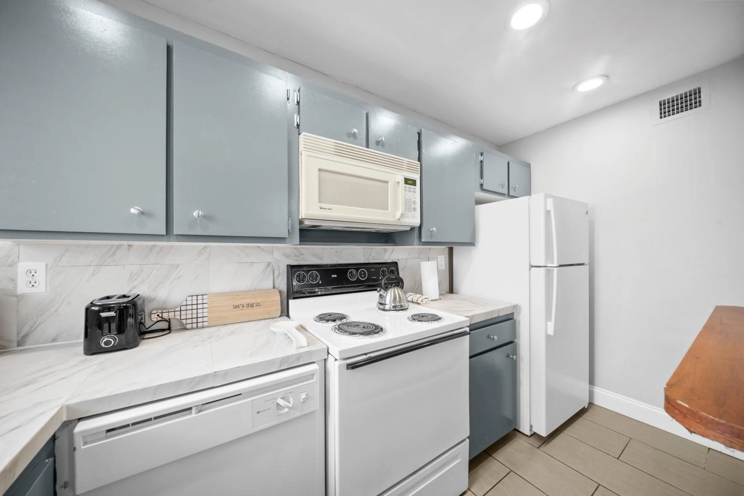 kitchen in Bayview Apartments By Lowkl