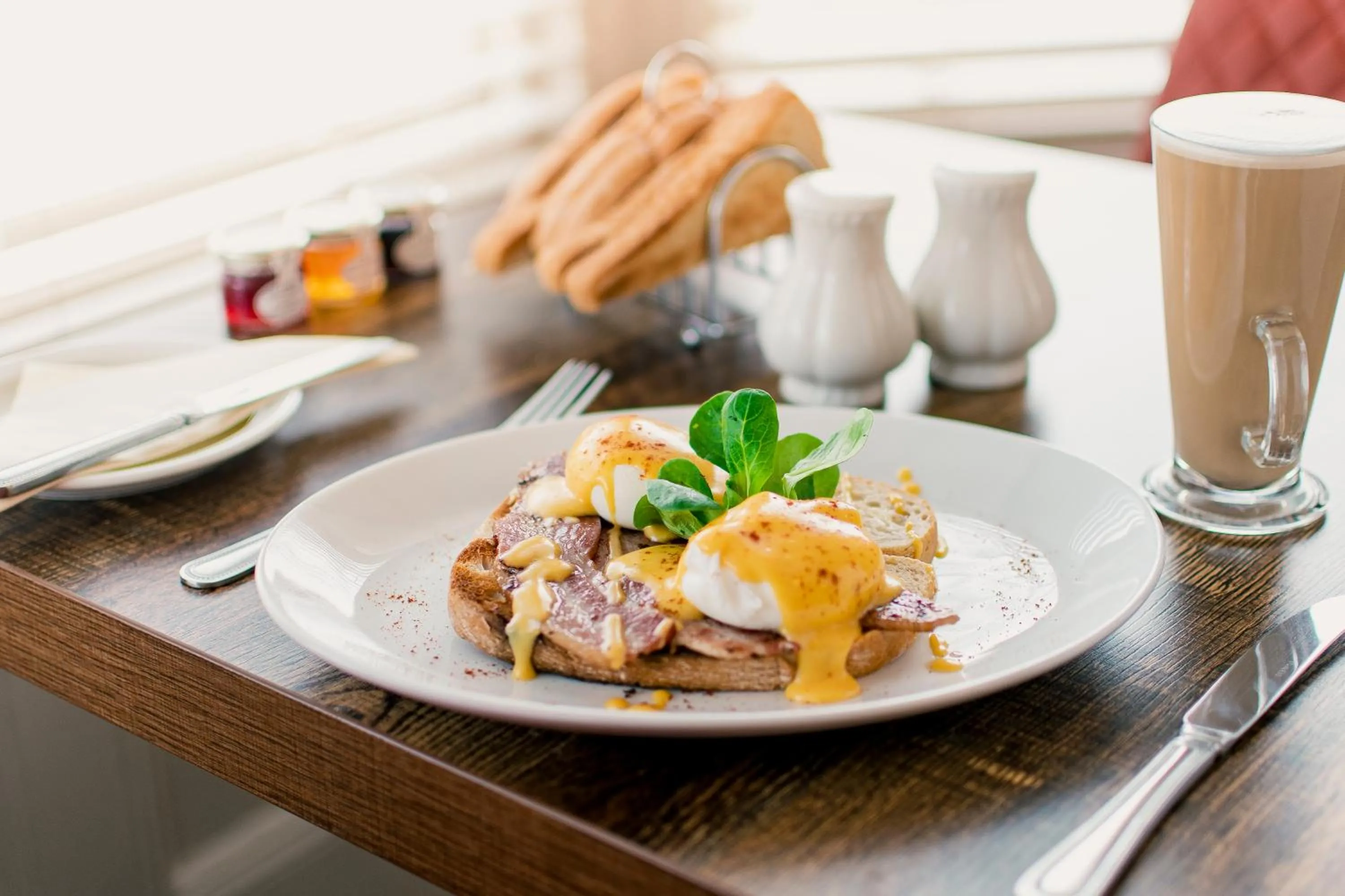 Restaurant/places to eat in Rowntree Lodge