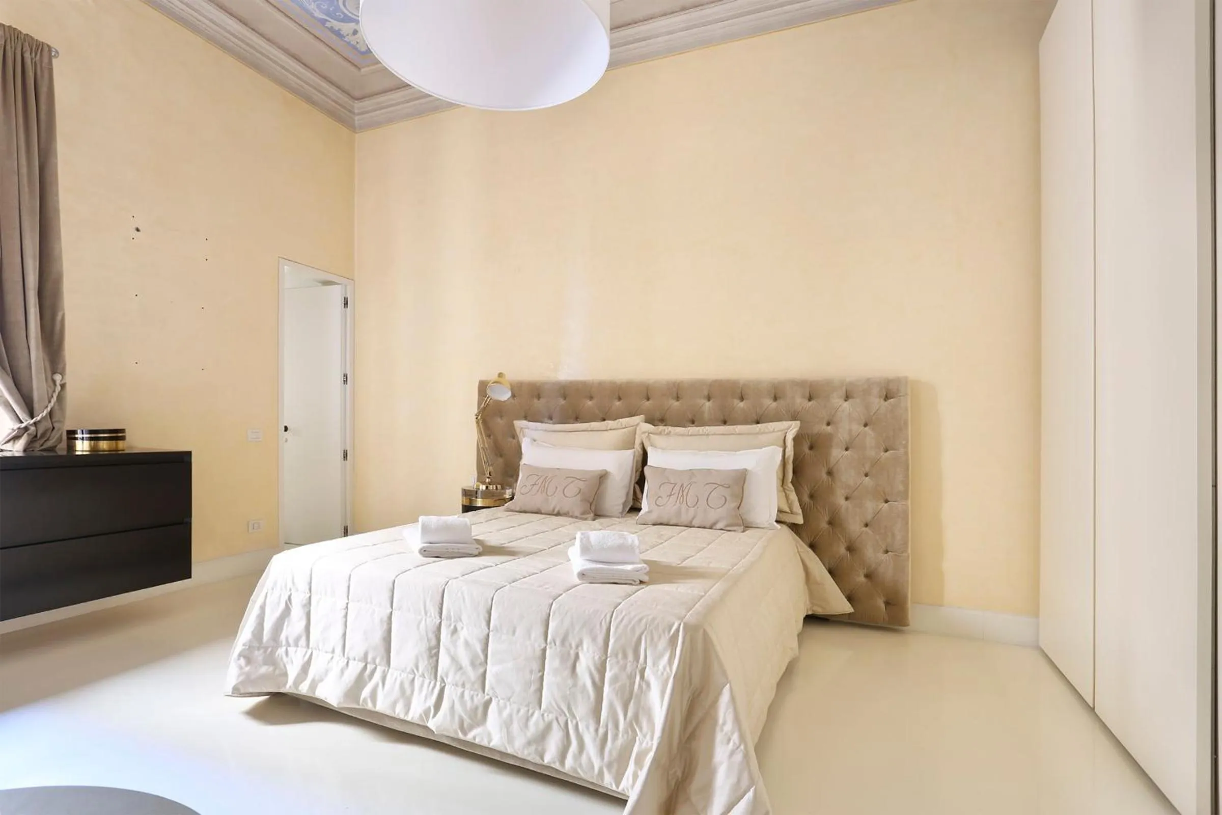 LUXURY suite with amazing Terrace in Florence-hosted by Sweetstay