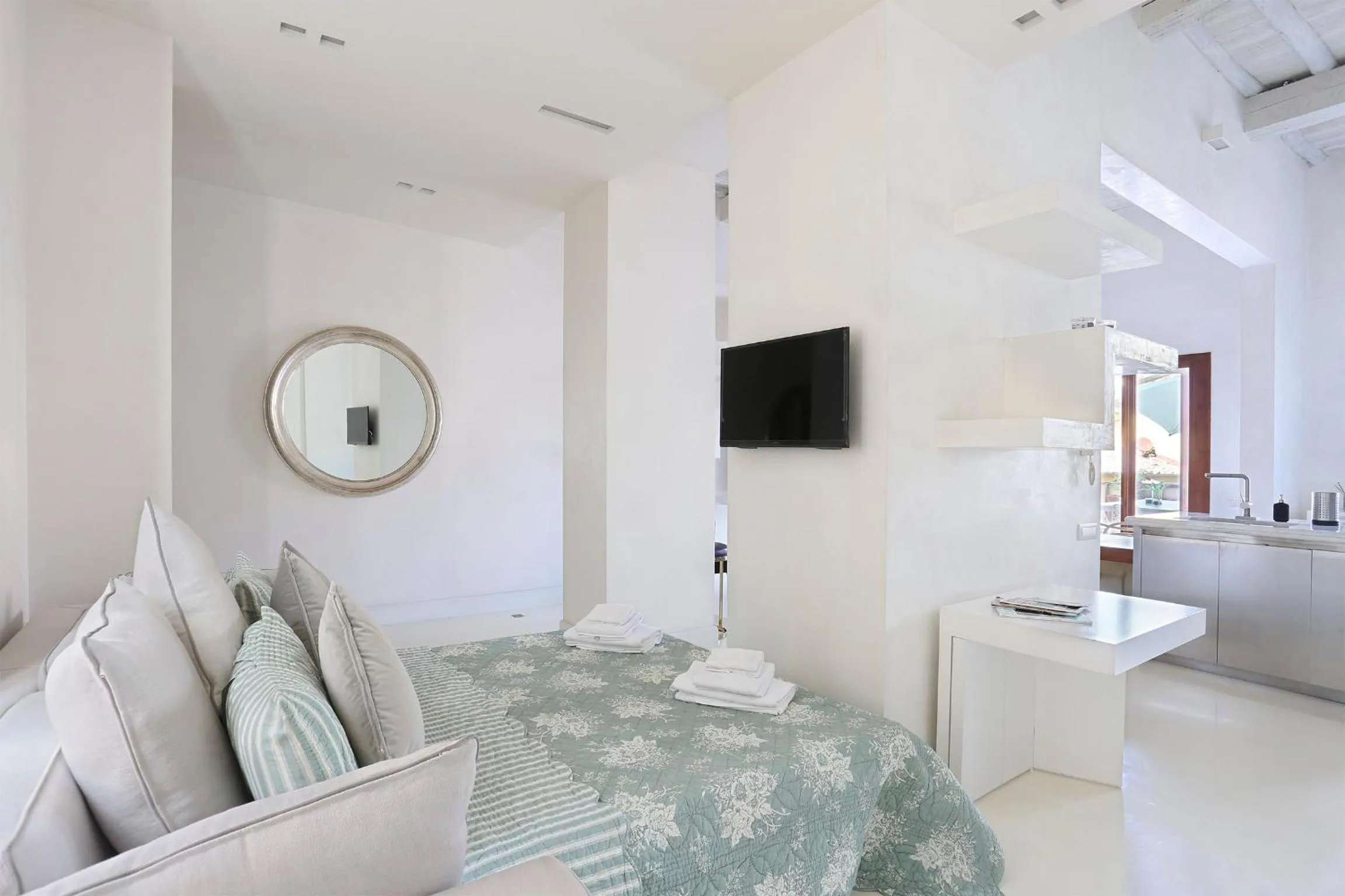 Living room in LUXURY suite with amazing Terrace in Florence-hosted by Sweetstay