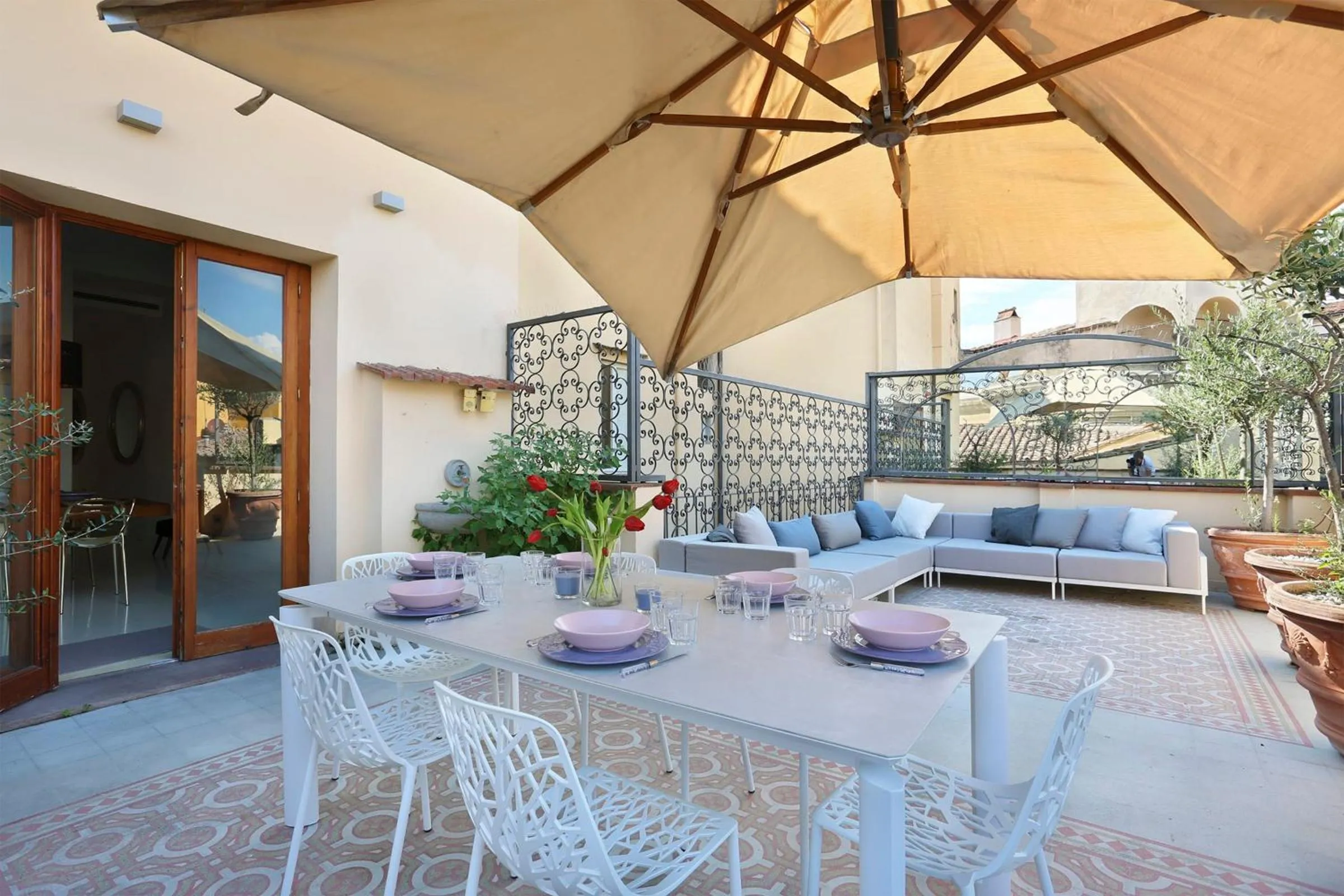 LUXURY suite with amazing Terrace in Florence-hosted by Sweetstay