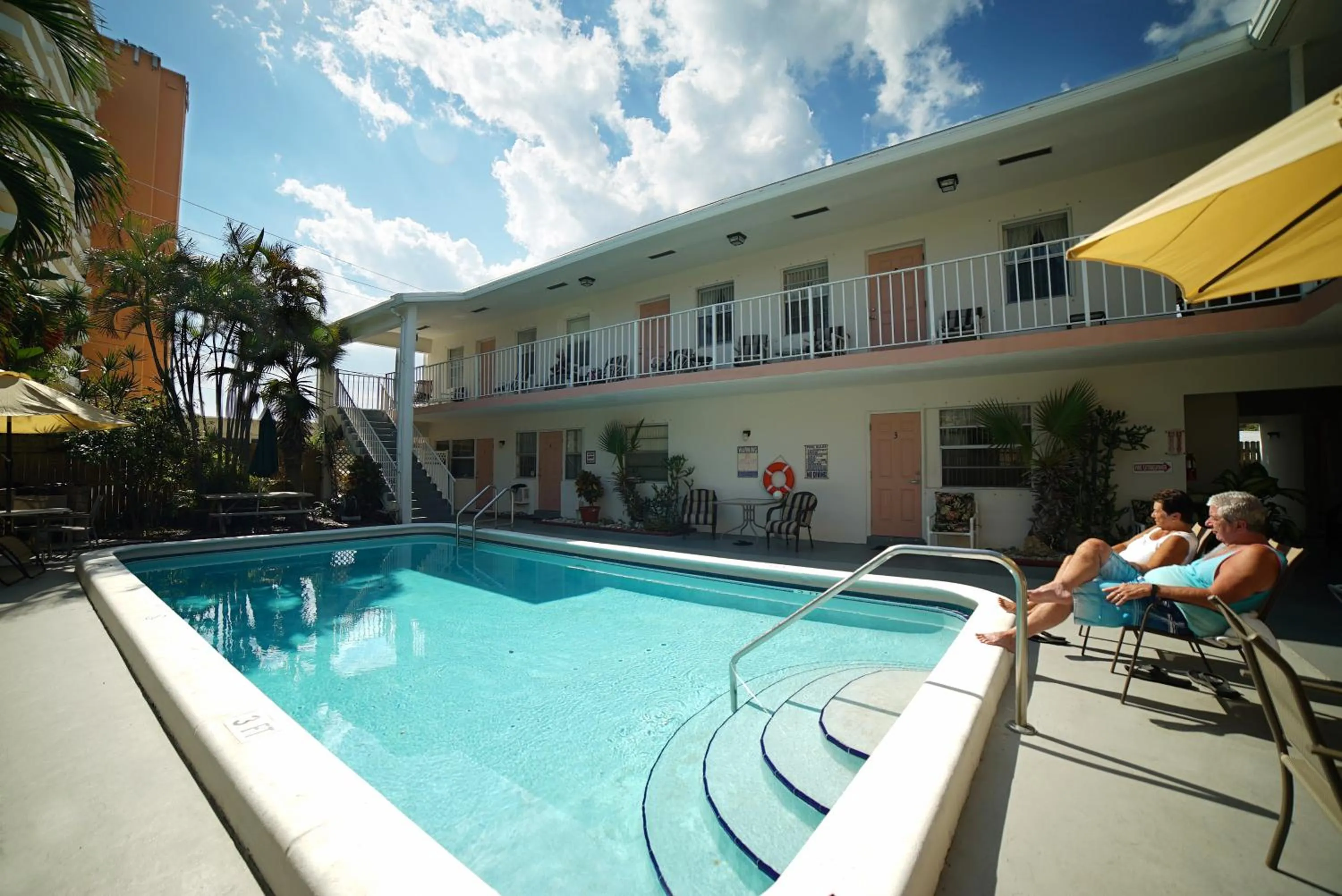 Property building in Beachside Gardens Apartments By Lowkl