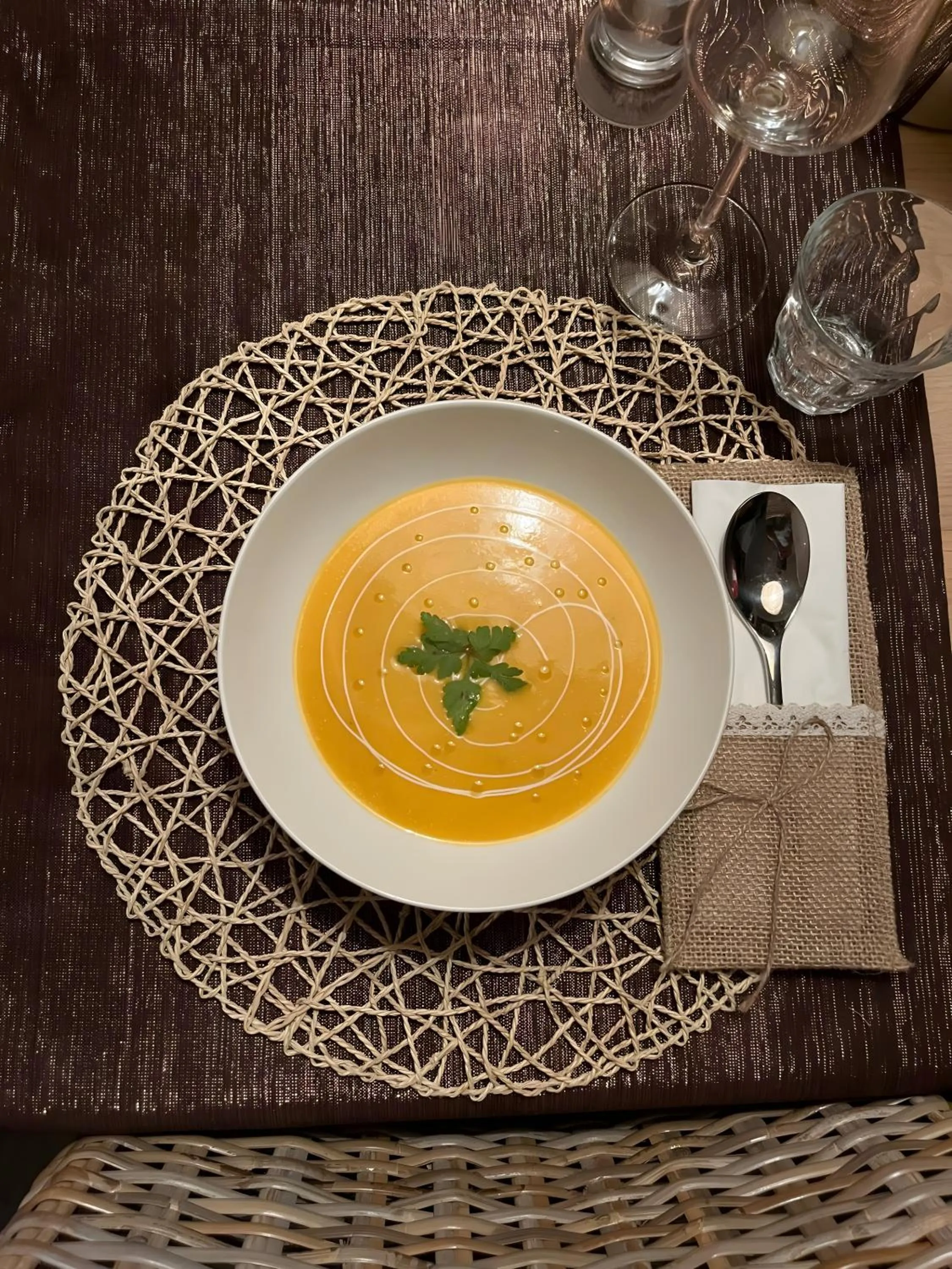 Food and drinks in La Maison du Chevalier - Chambres et tables d'hôtes - adults only