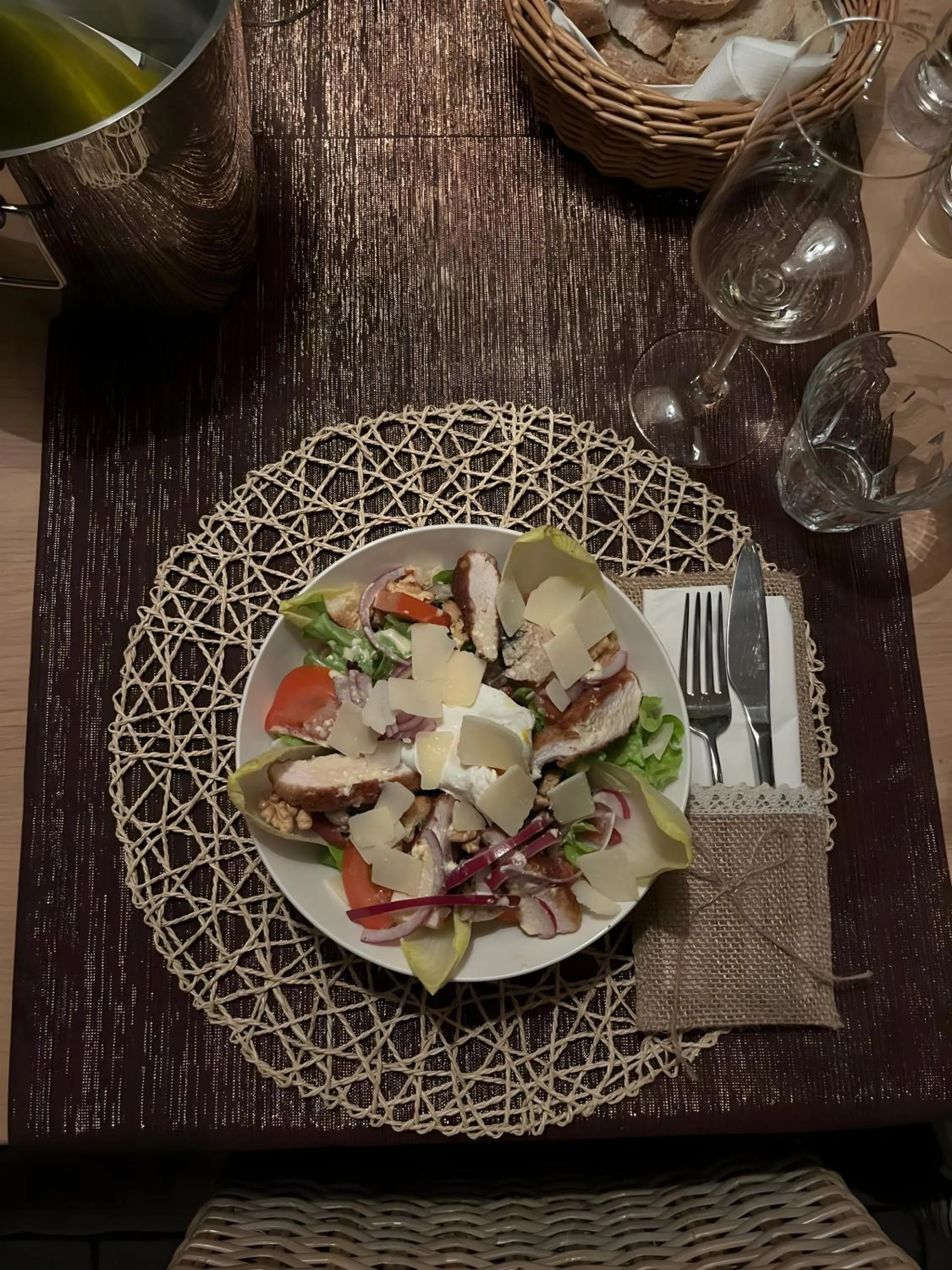 Food and drinks in La Maison du Chevalier - Chambres et tables d'hôtes - adults only