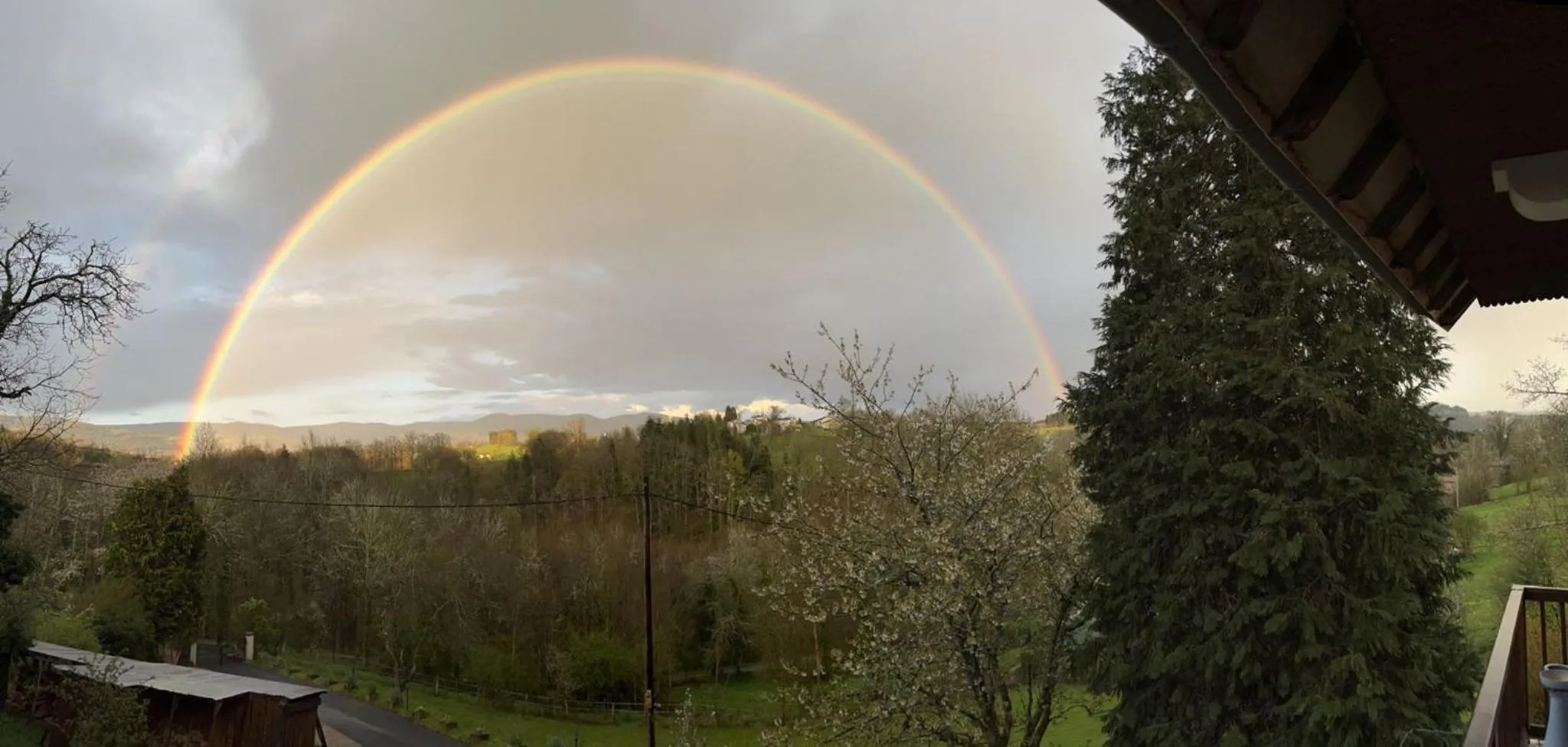 Spring in La Maison du Chevalier - Chambres et tables d'hôtes - adults only