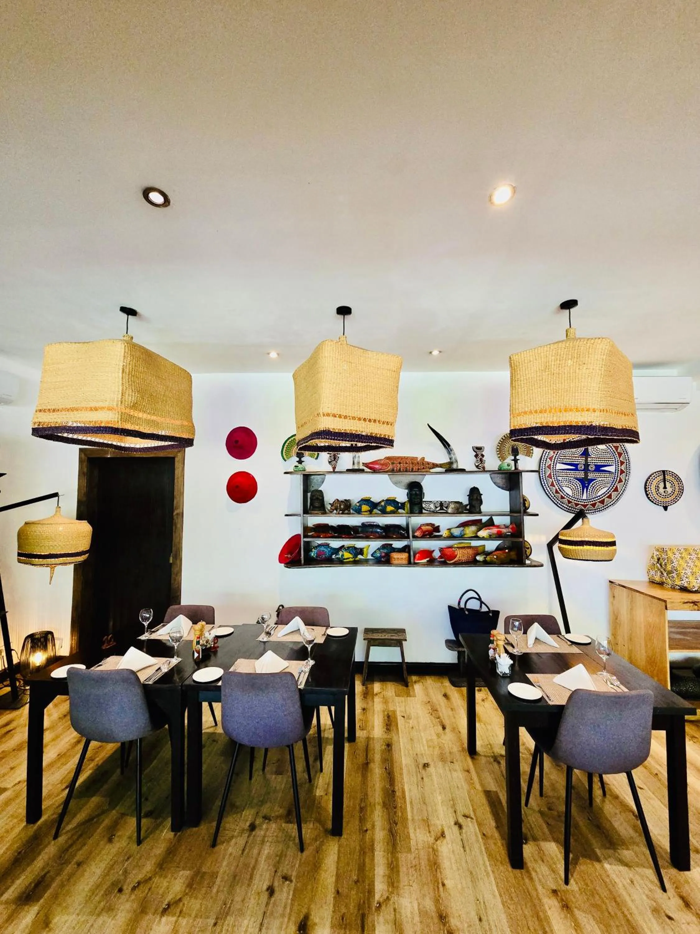 Restaurant/places to eat in La Villa Boutique Hotel