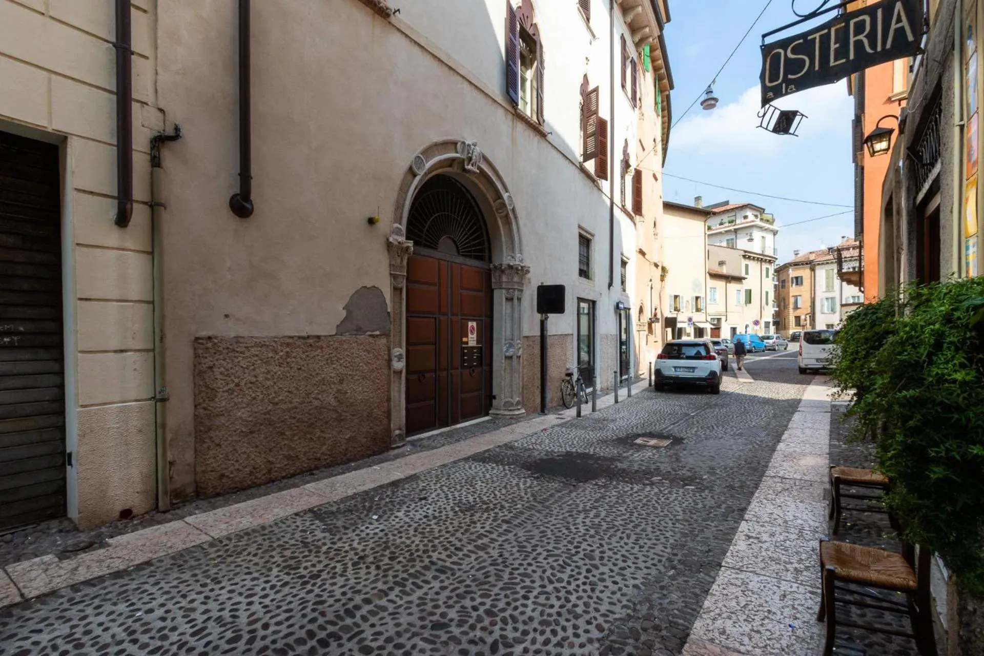 Facade/entrance in AD Verona flat
