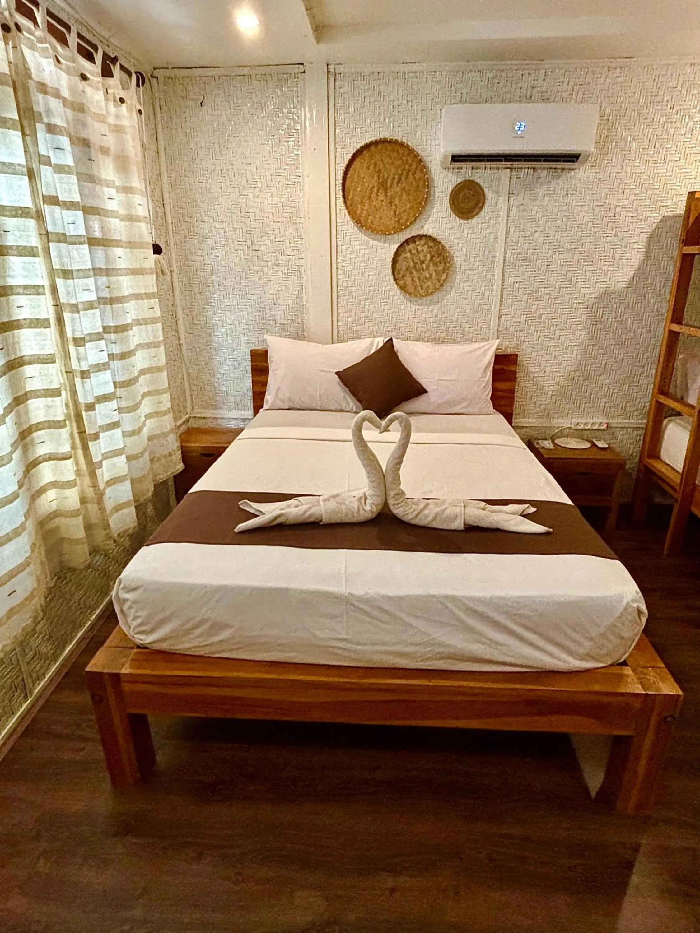Bedroom, Bed in Alibaba Bungalows