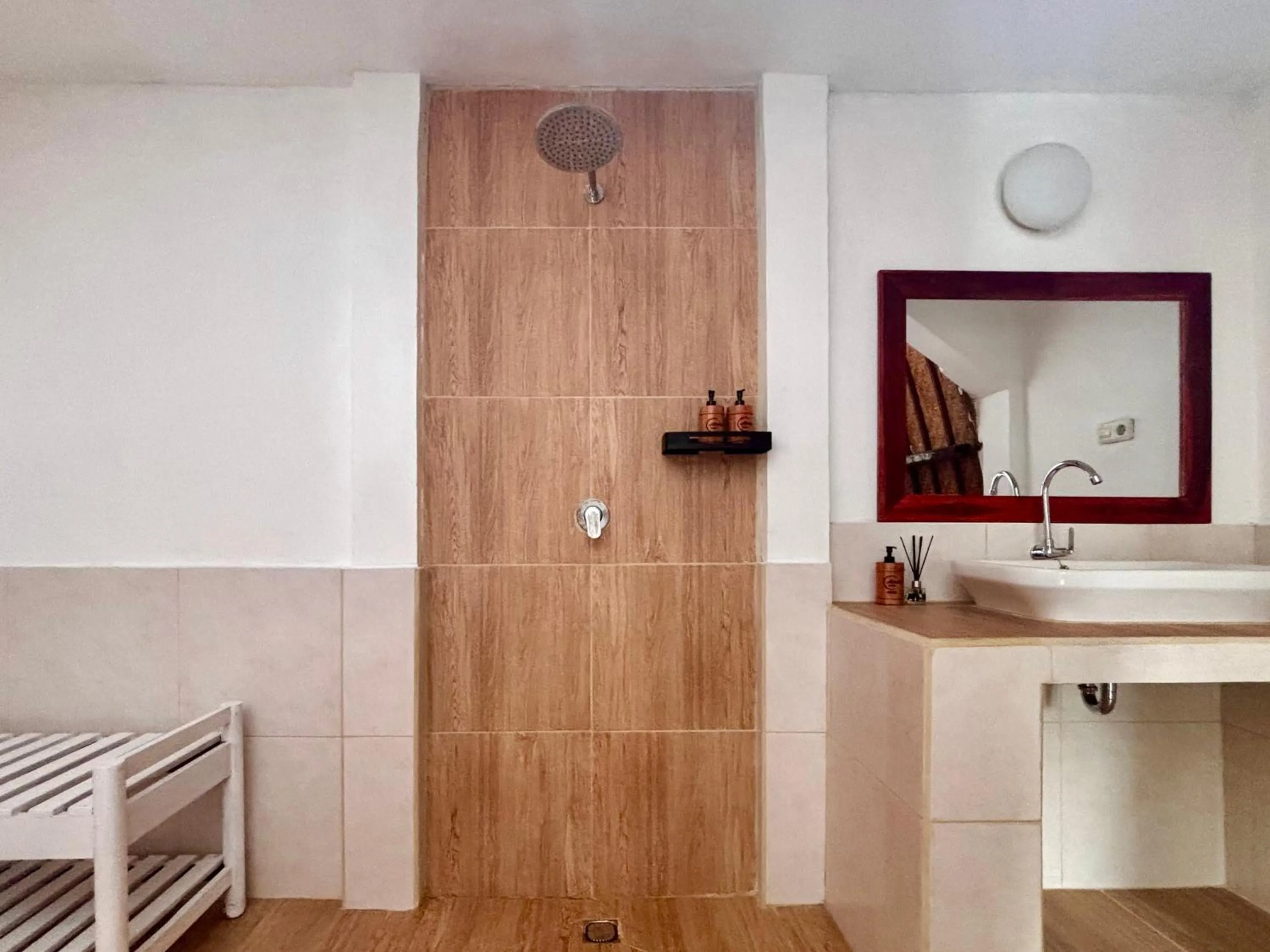 Toilet in Alibaba Bungalows