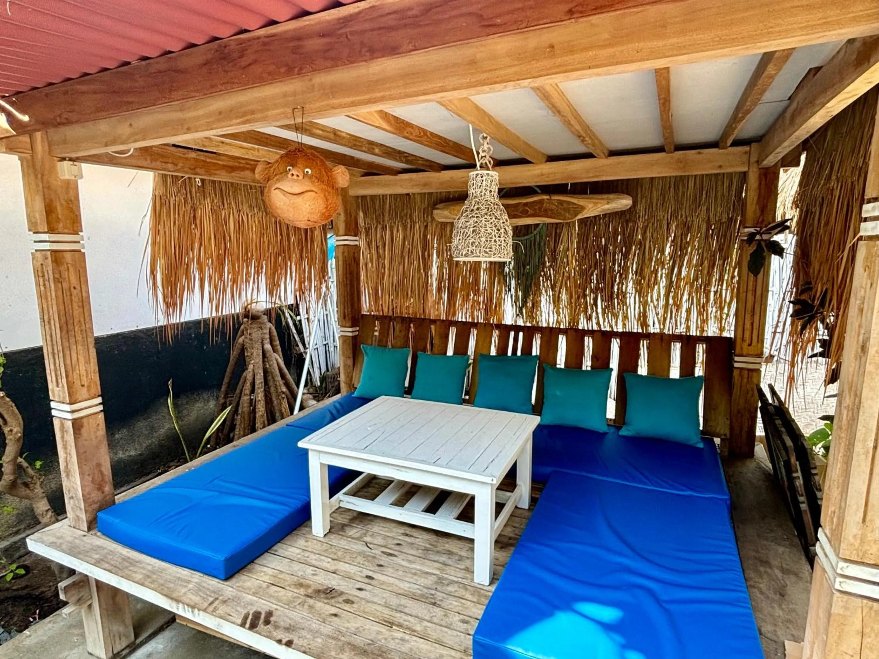 Swimming pool in Alibaba Bungalows