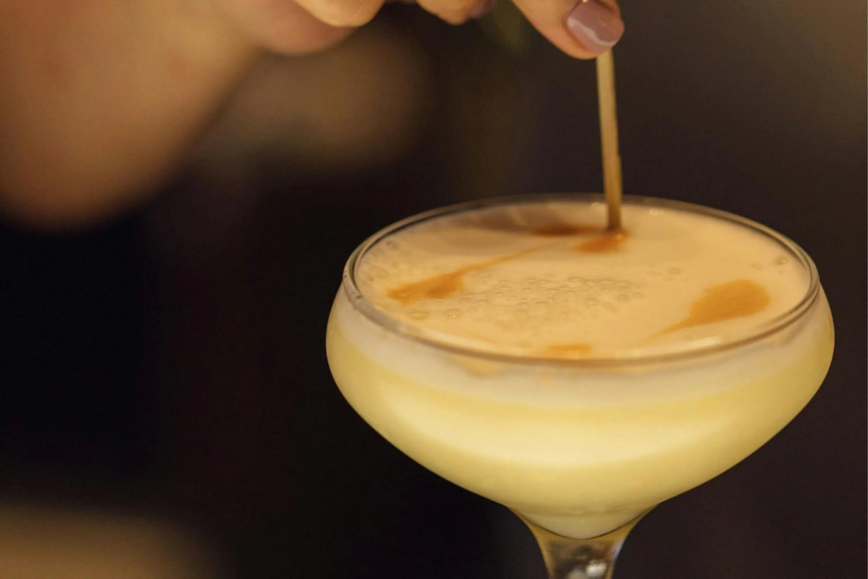 Lounge or bar in THE MIDLAND HOTEL, Chicago, a Tribute Portfolio Hotel